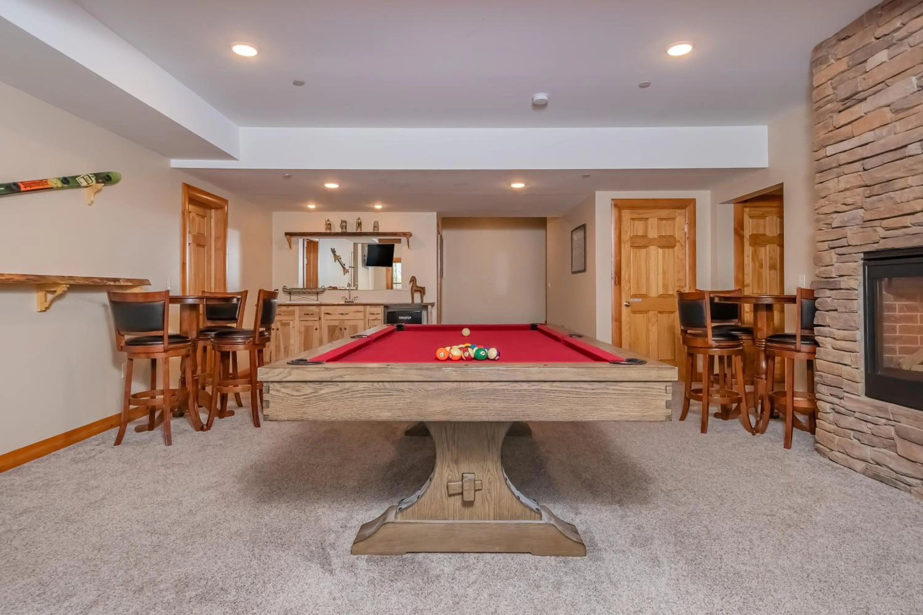 Property building in Eagle on 7