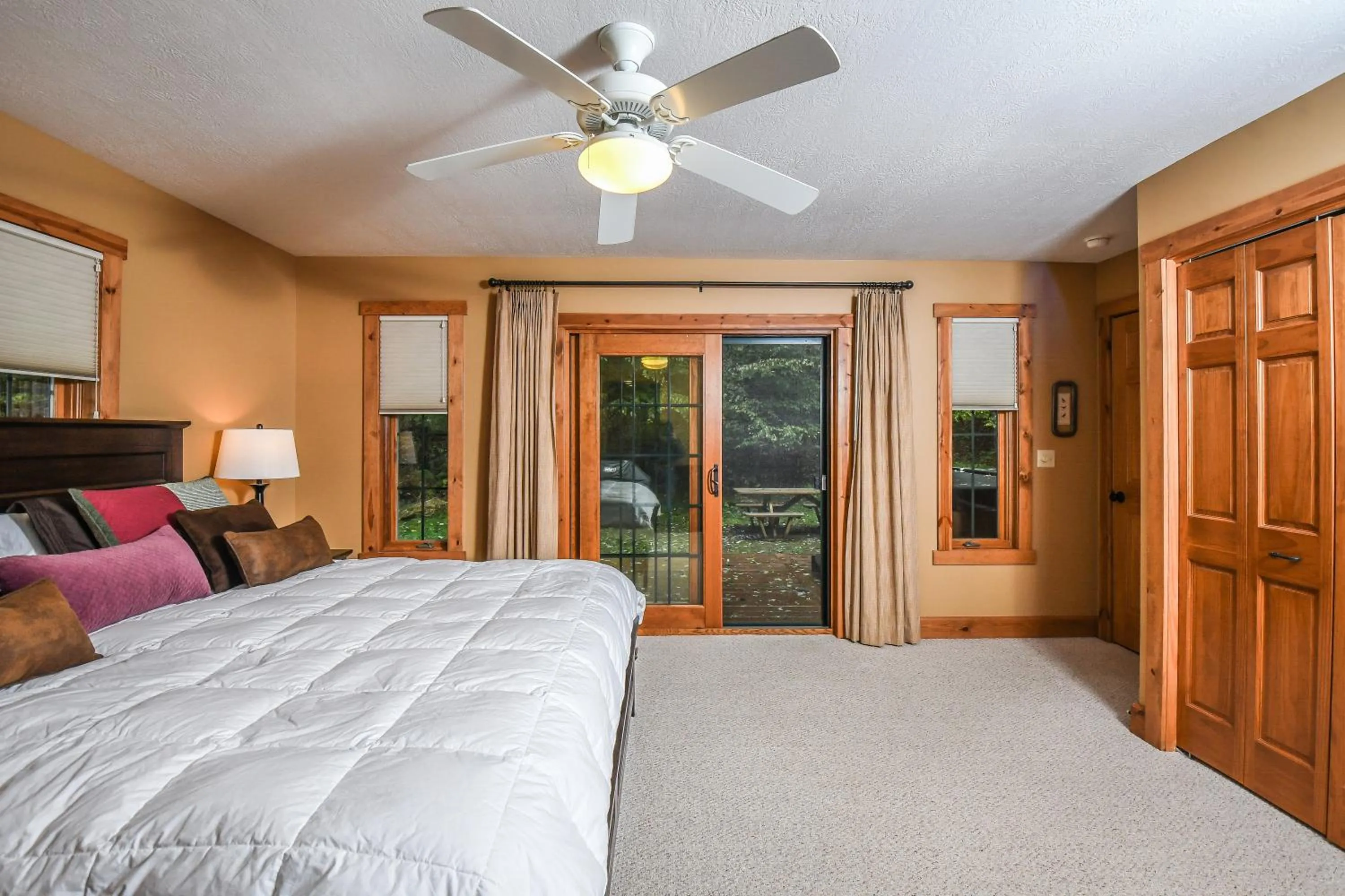 Property building, Bed in Bears Lair