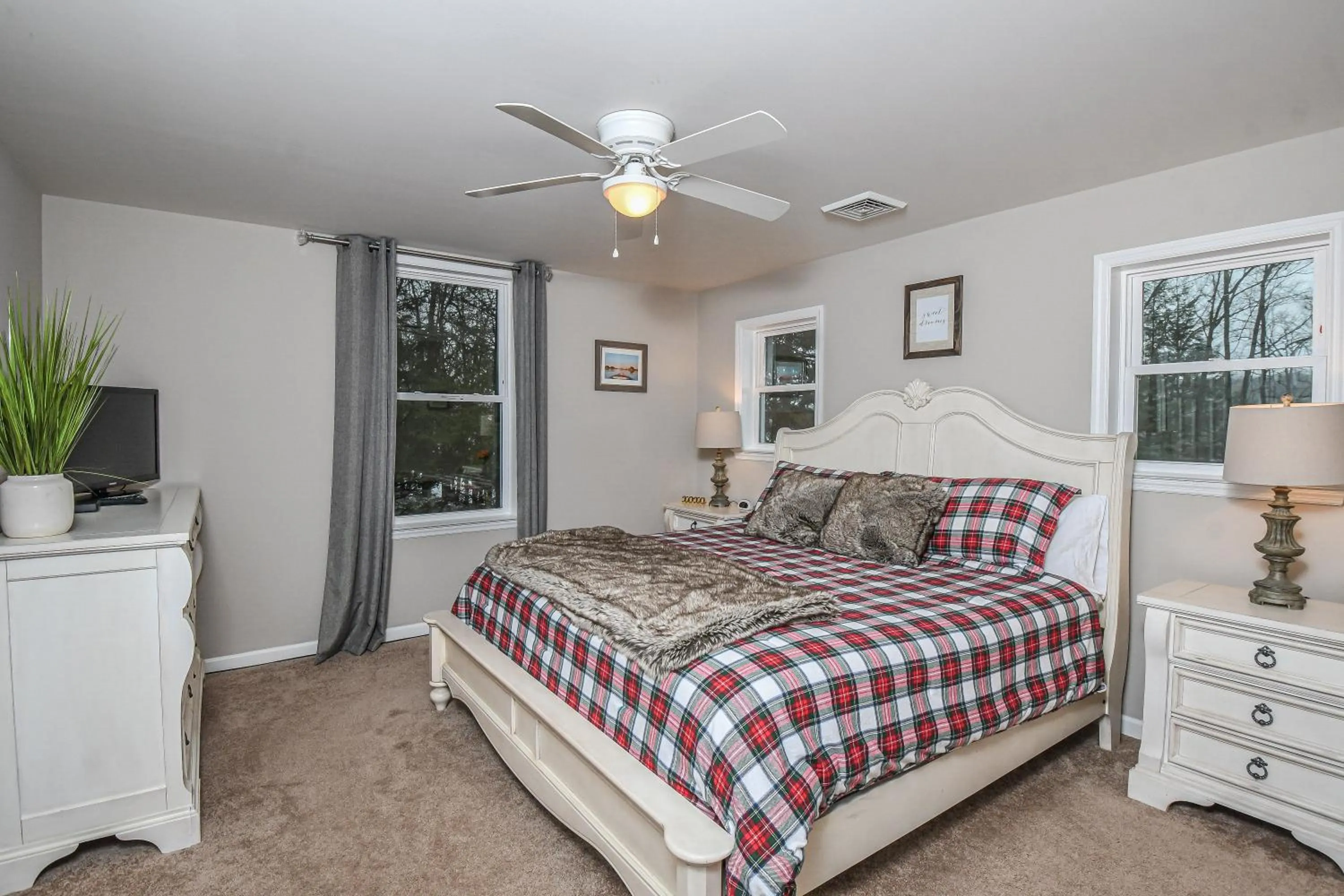 Property building, Bed in Putter Place