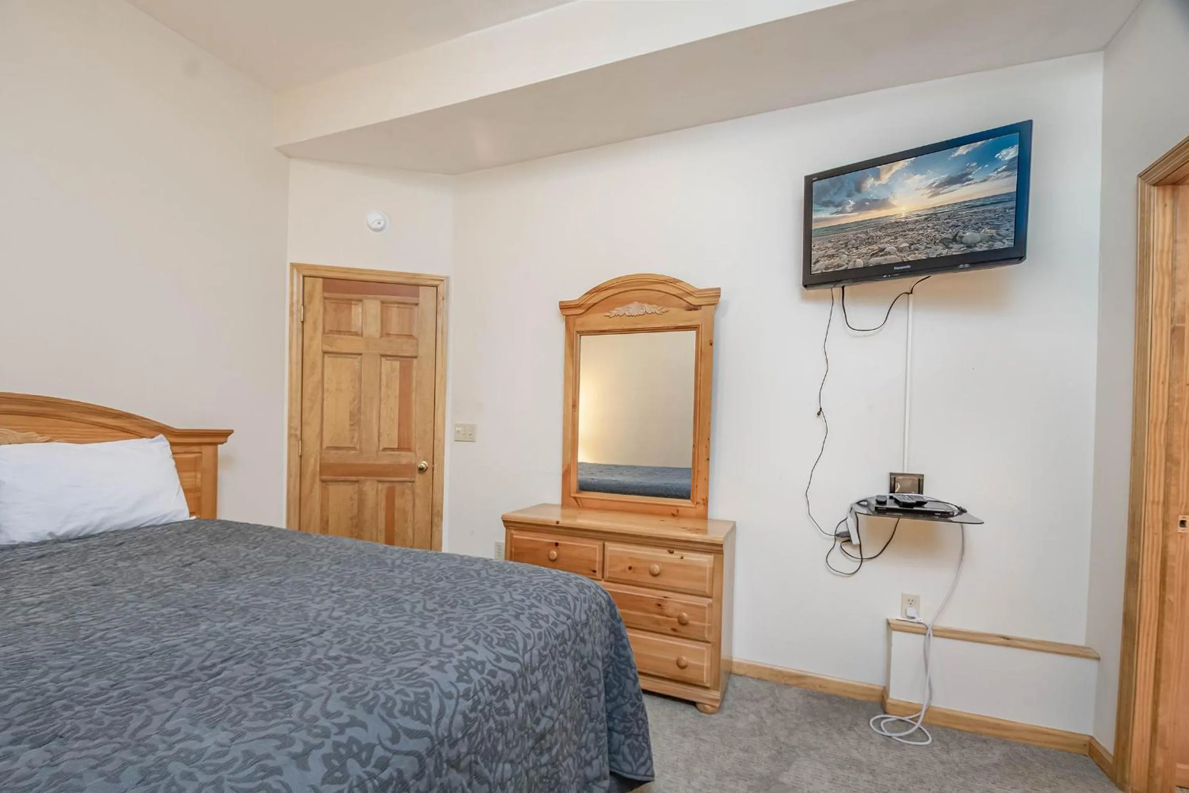 Property building, Bed in Green Gables