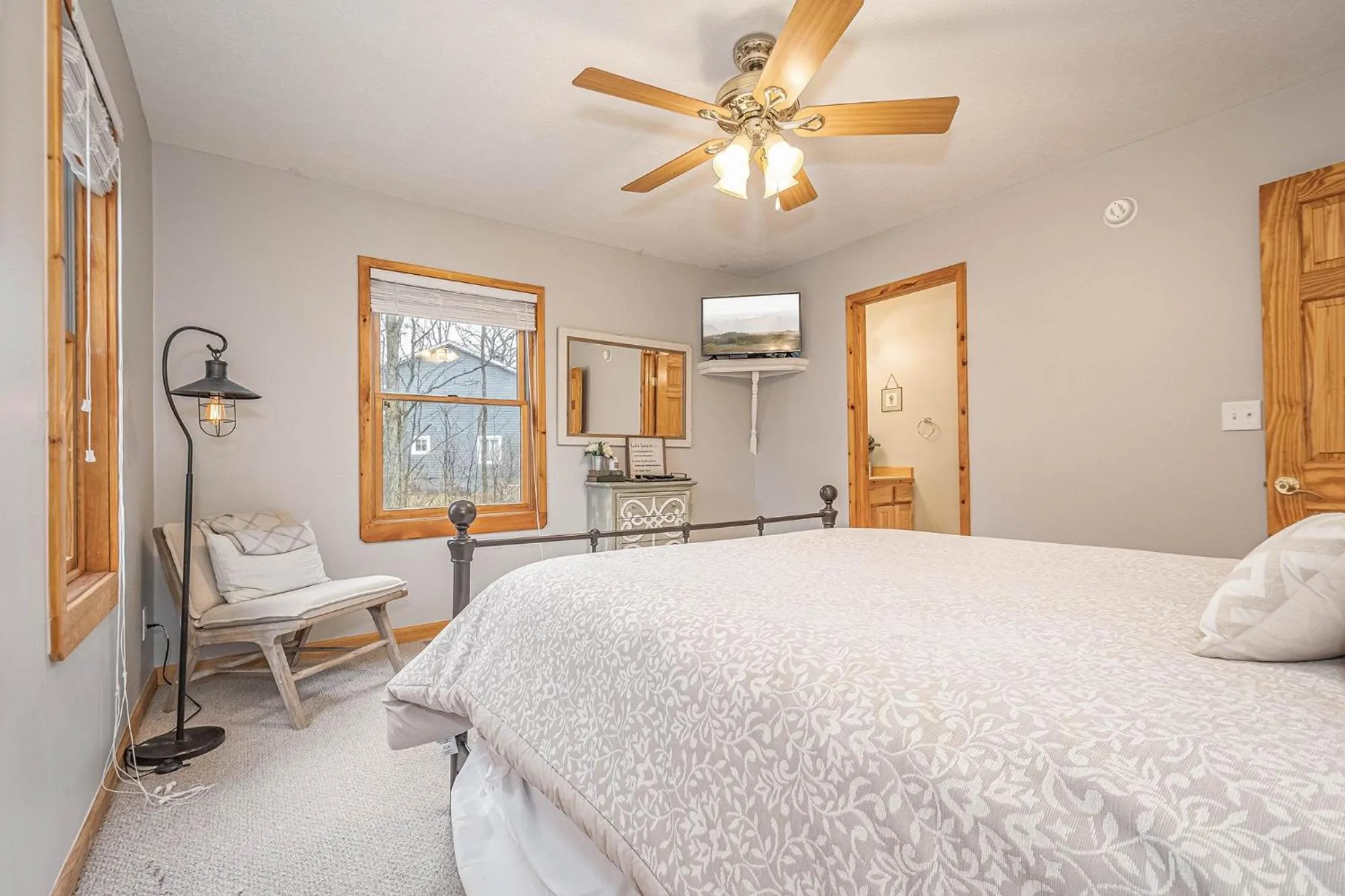 Property building, Bed in The Quarterdeck