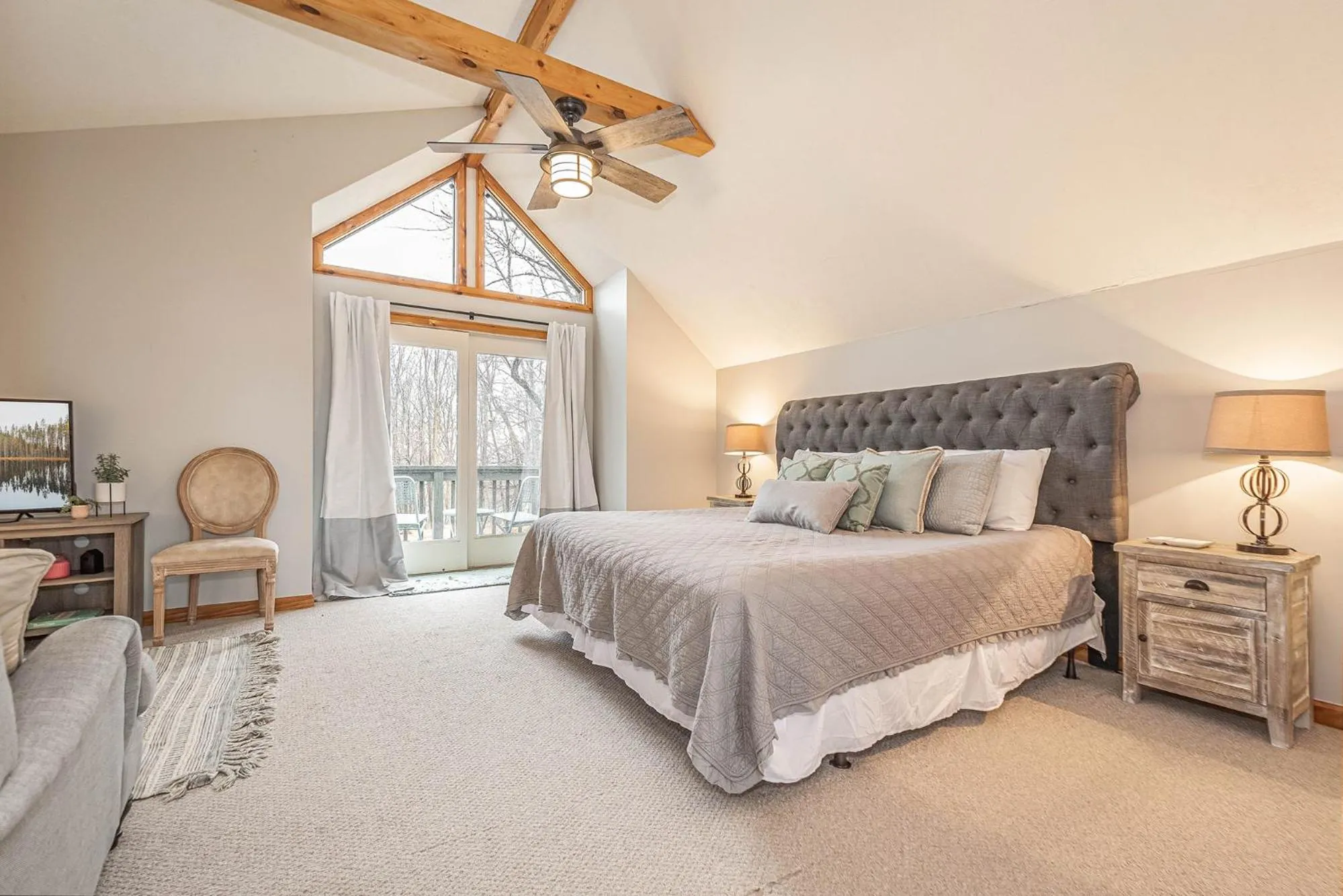 Property building, Bed in The Quarterdeck