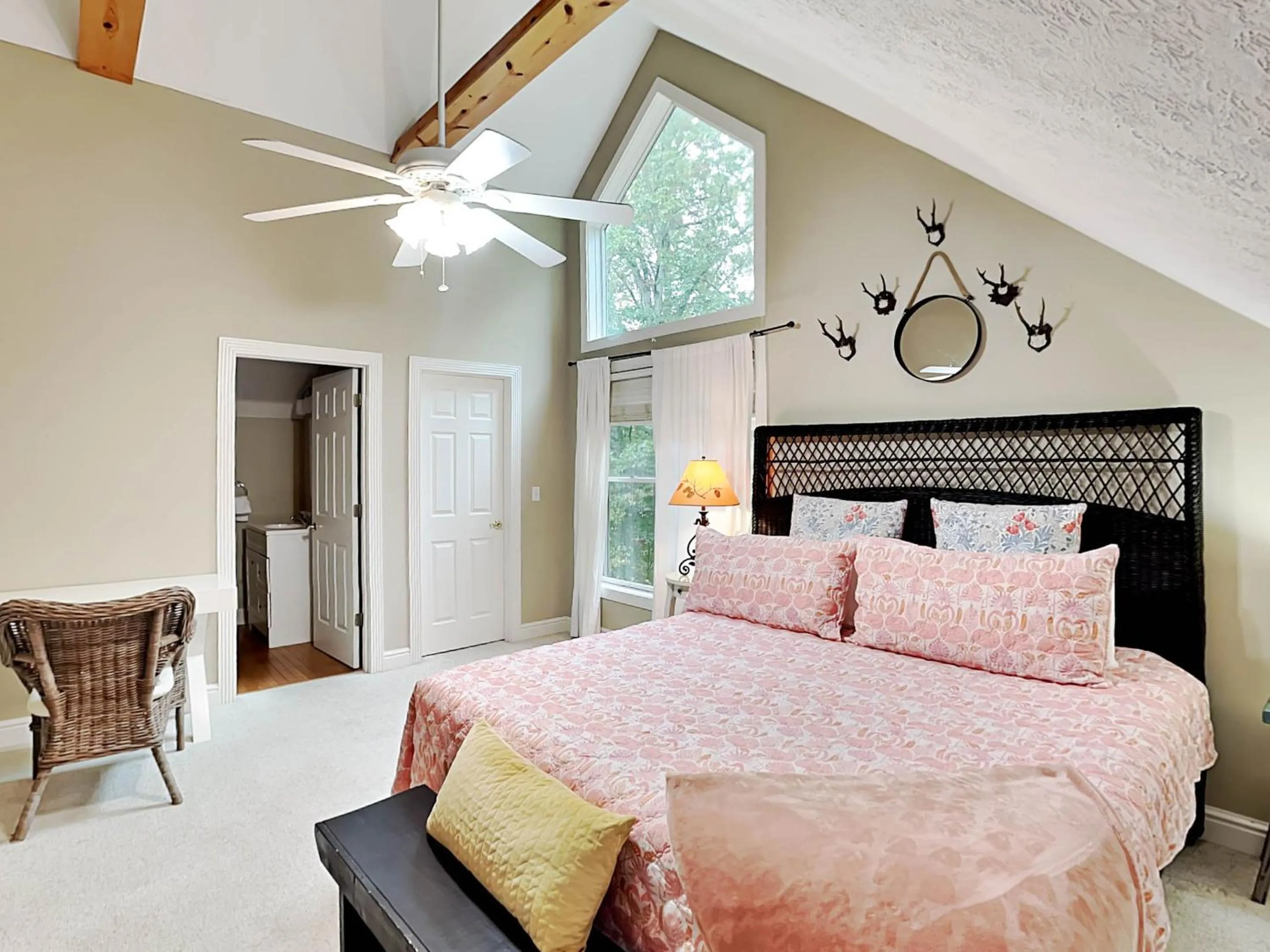 Bed in Heavenly Grove