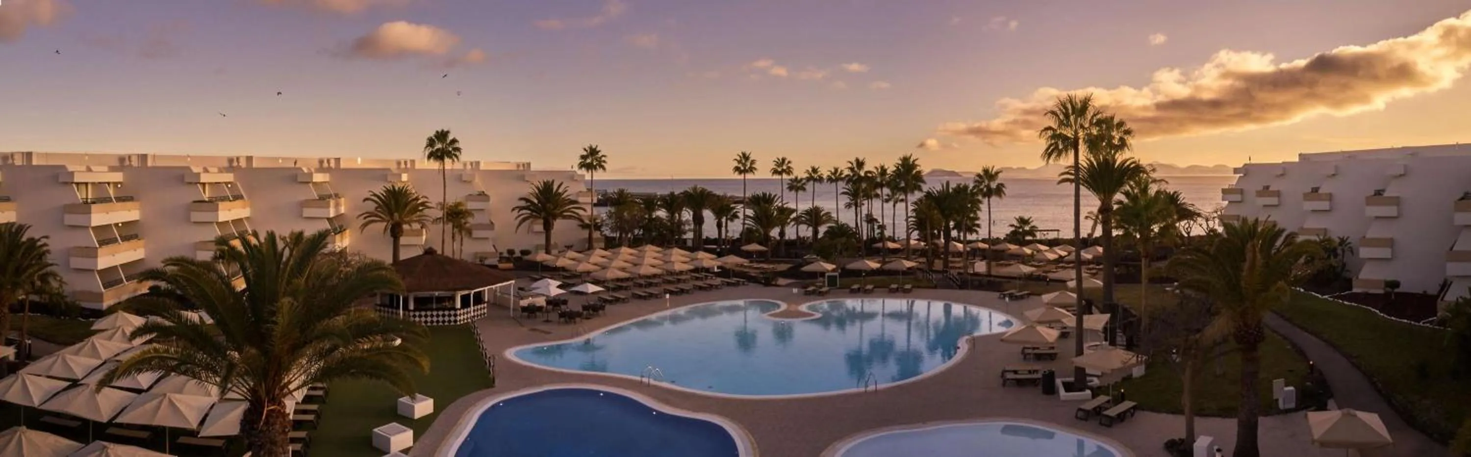 Swimming pool in Dreams Lanzarote Playa Dorada Resort & Spa