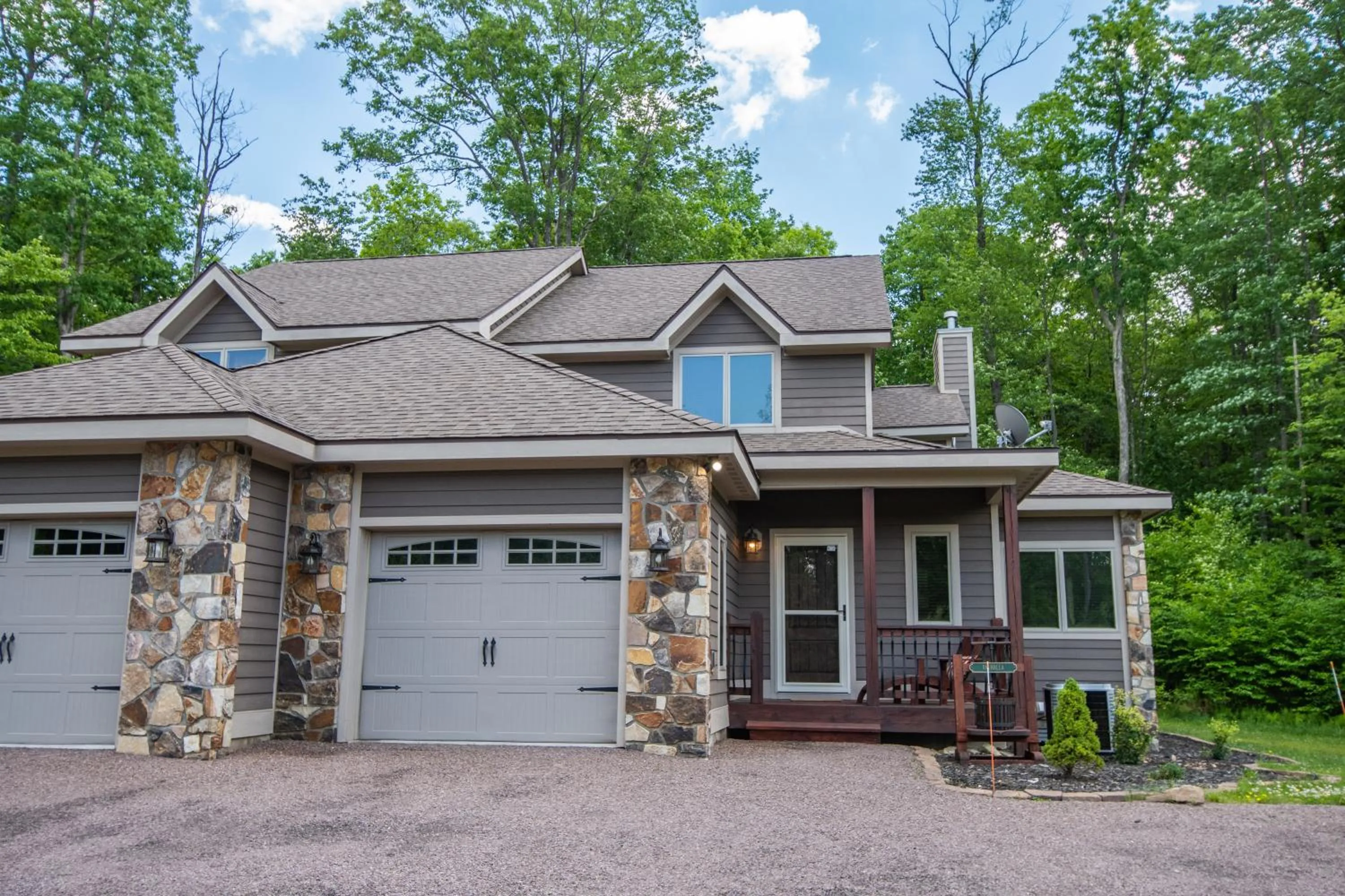 Property building in Valhalla on Mystic Creek