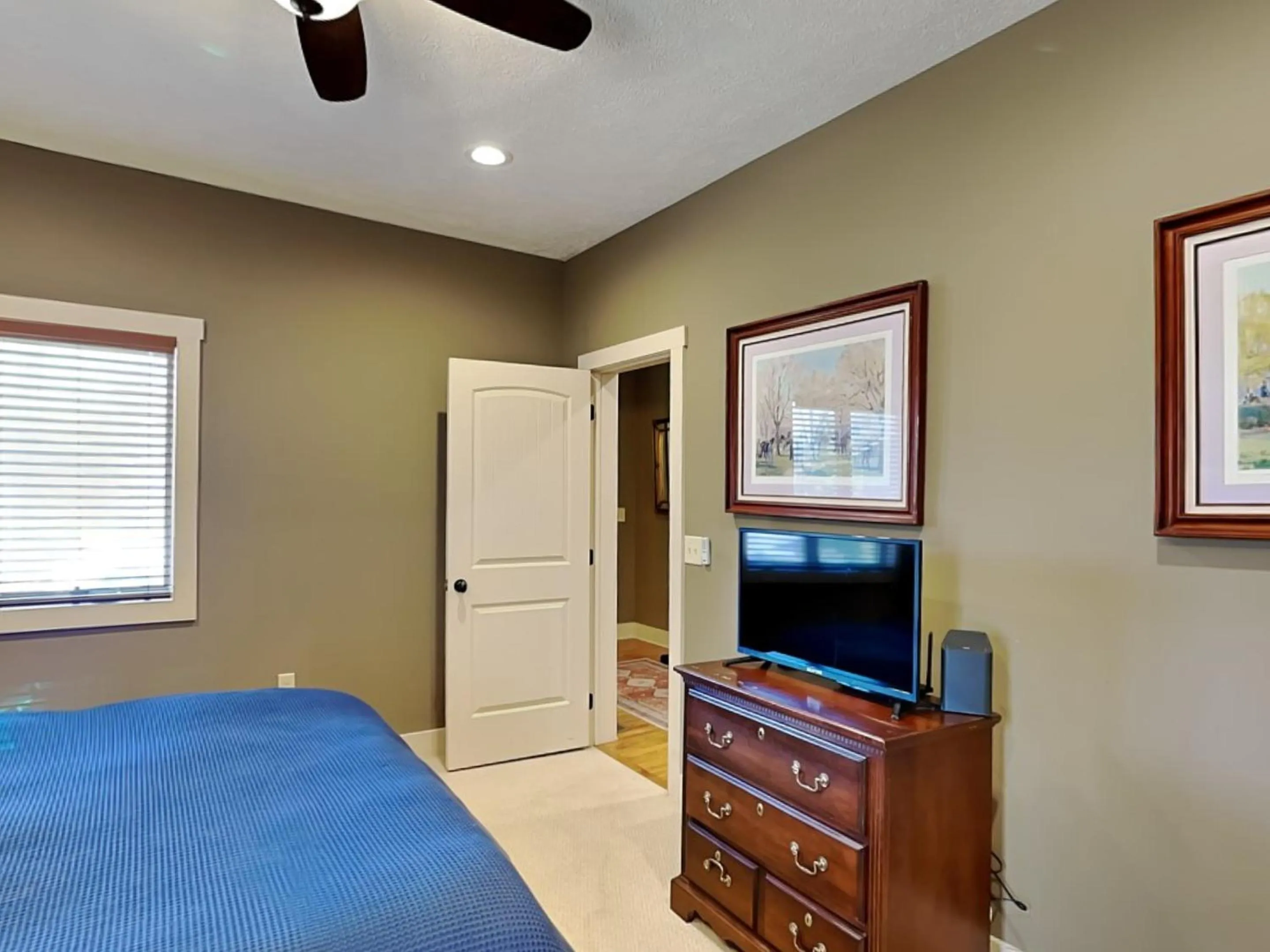 Bed in Valhalla on Mystic Creek