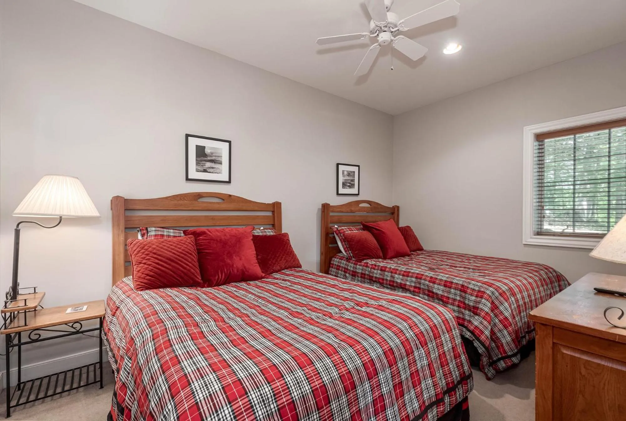 Property building, Bed in Fridays Escape