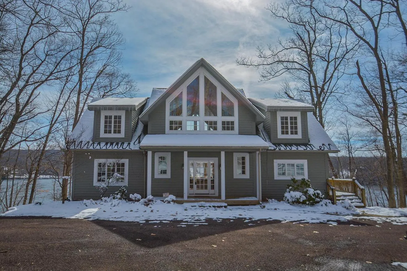 Property building in Fridays Escape