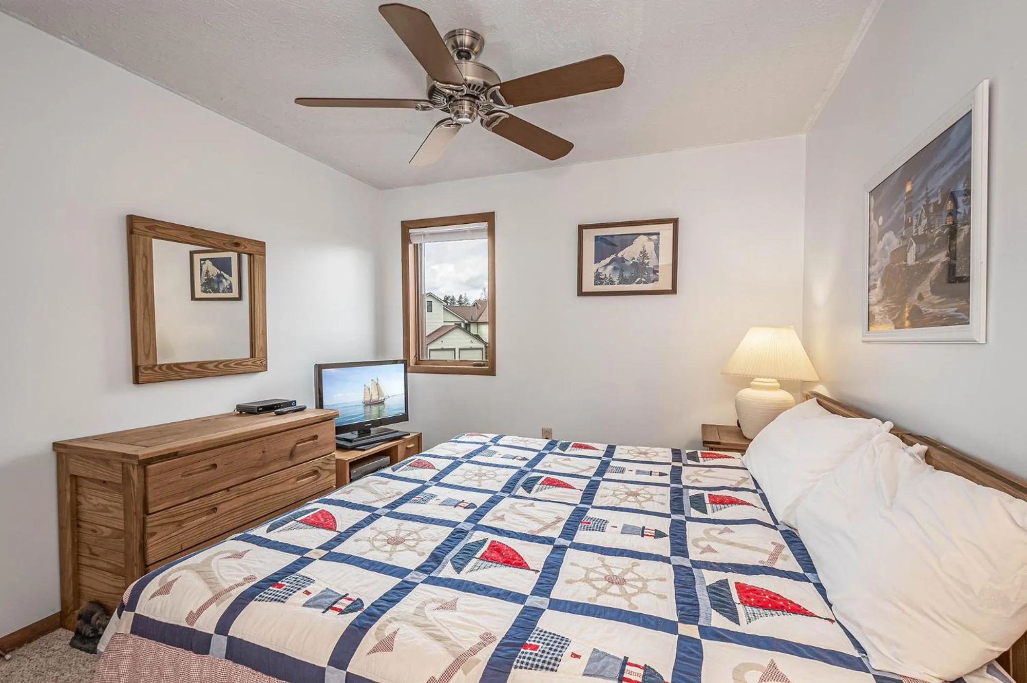 Bed in Ski Harbor 16