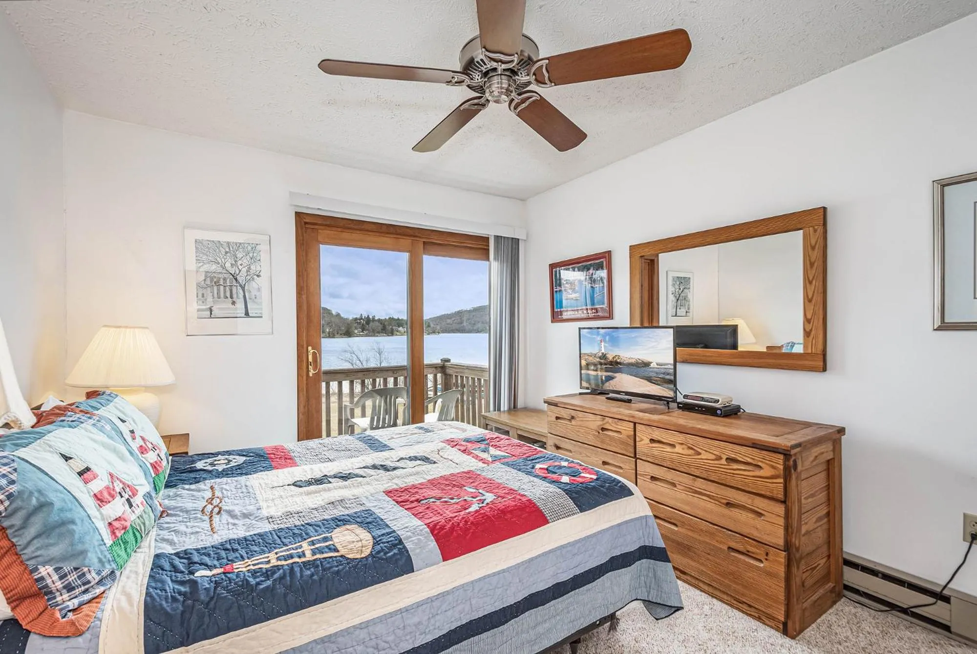 Bed in Ski Harbor 16