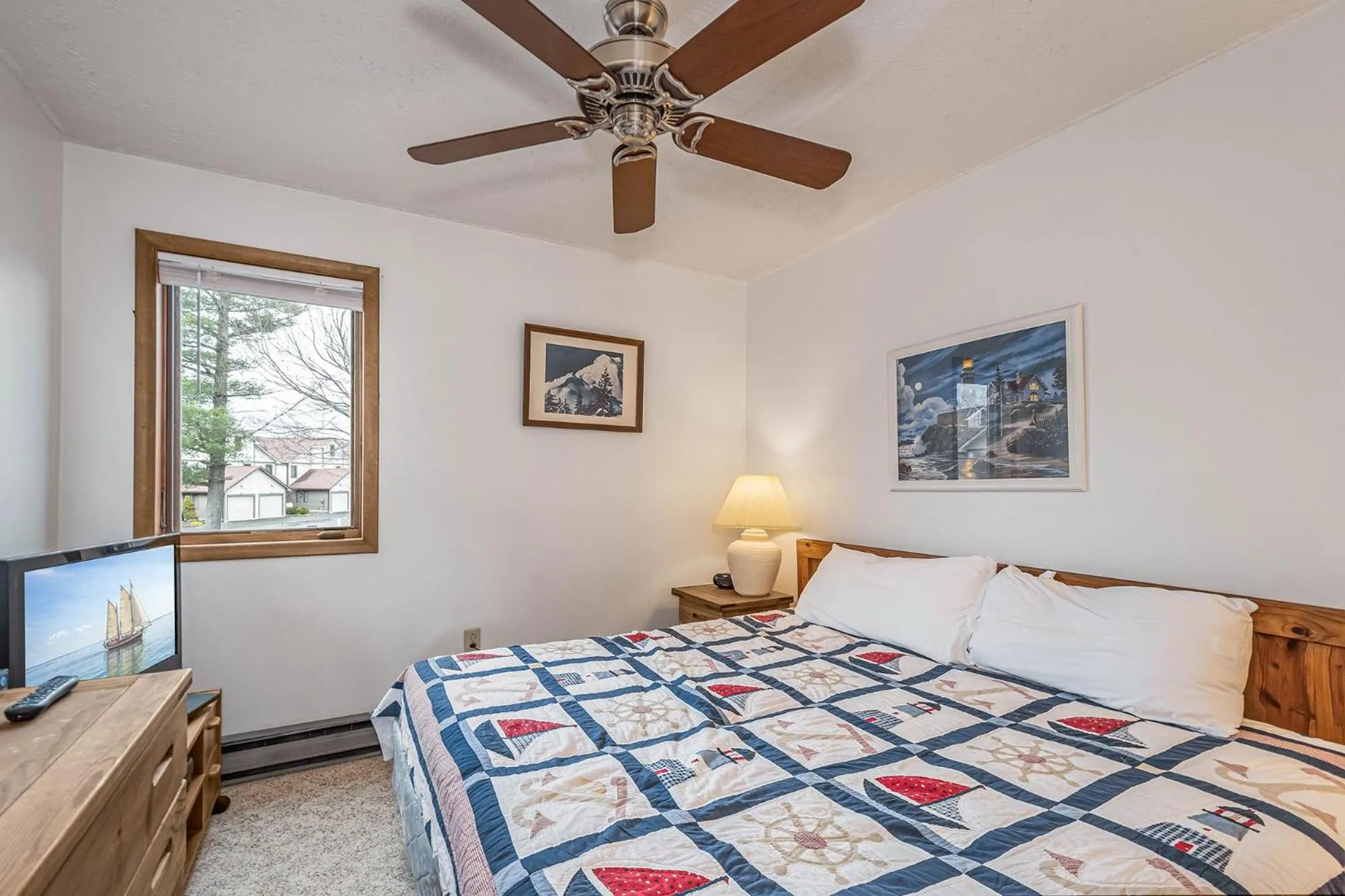 Bed in Ski Harbor 16