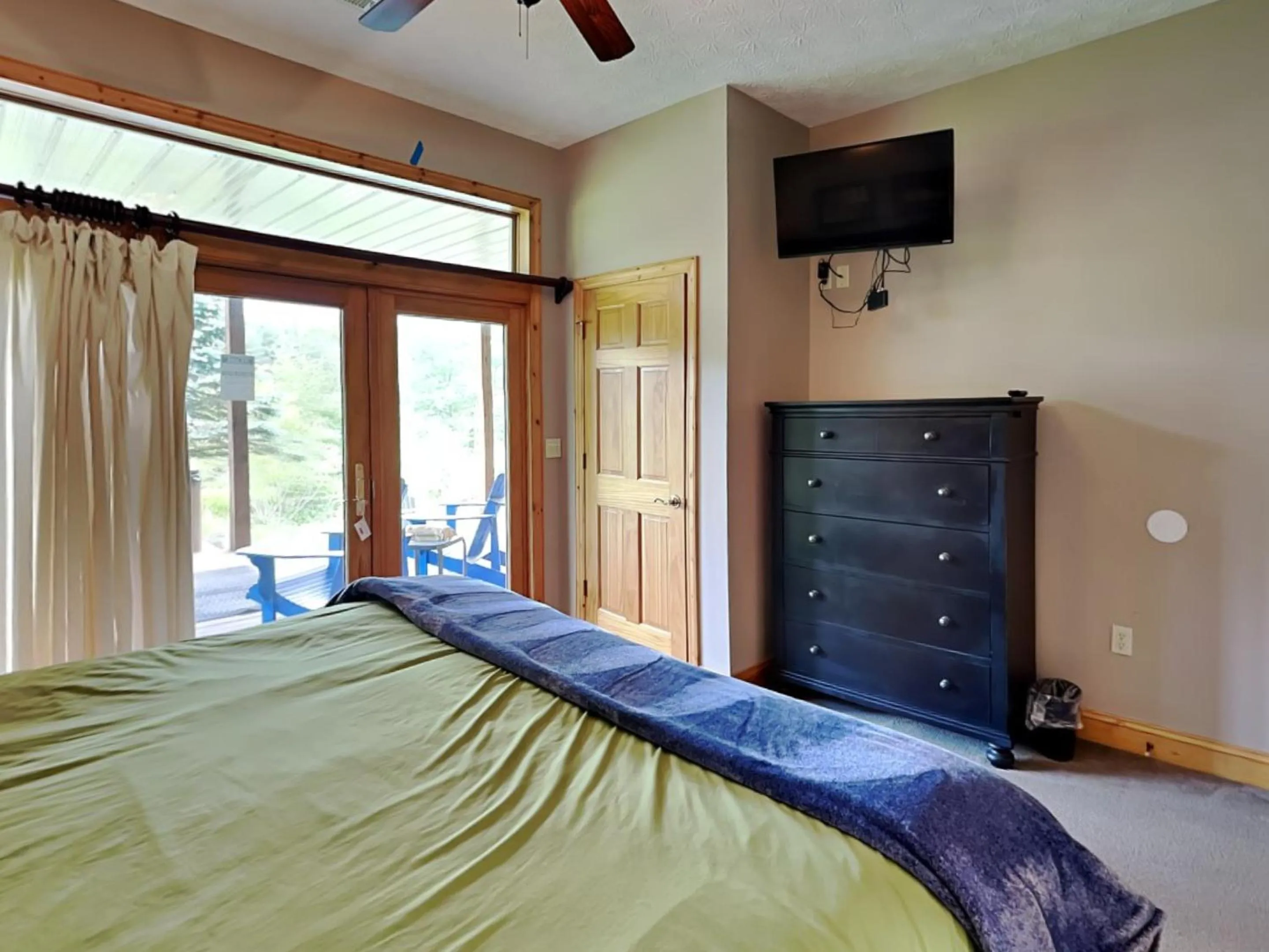 Bed in Celebration at Deep Creek