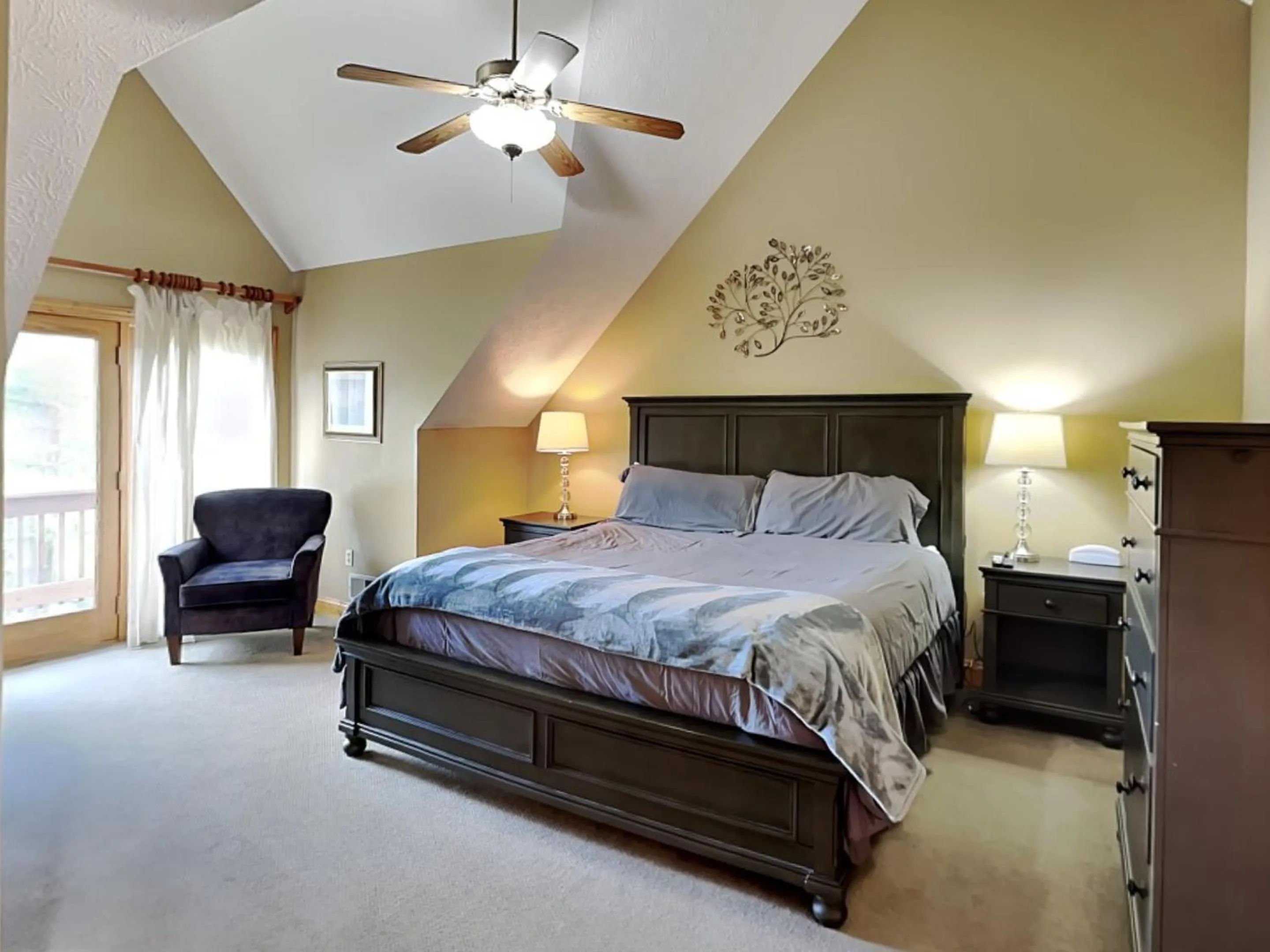 Bed in Celebration at Deep Creek