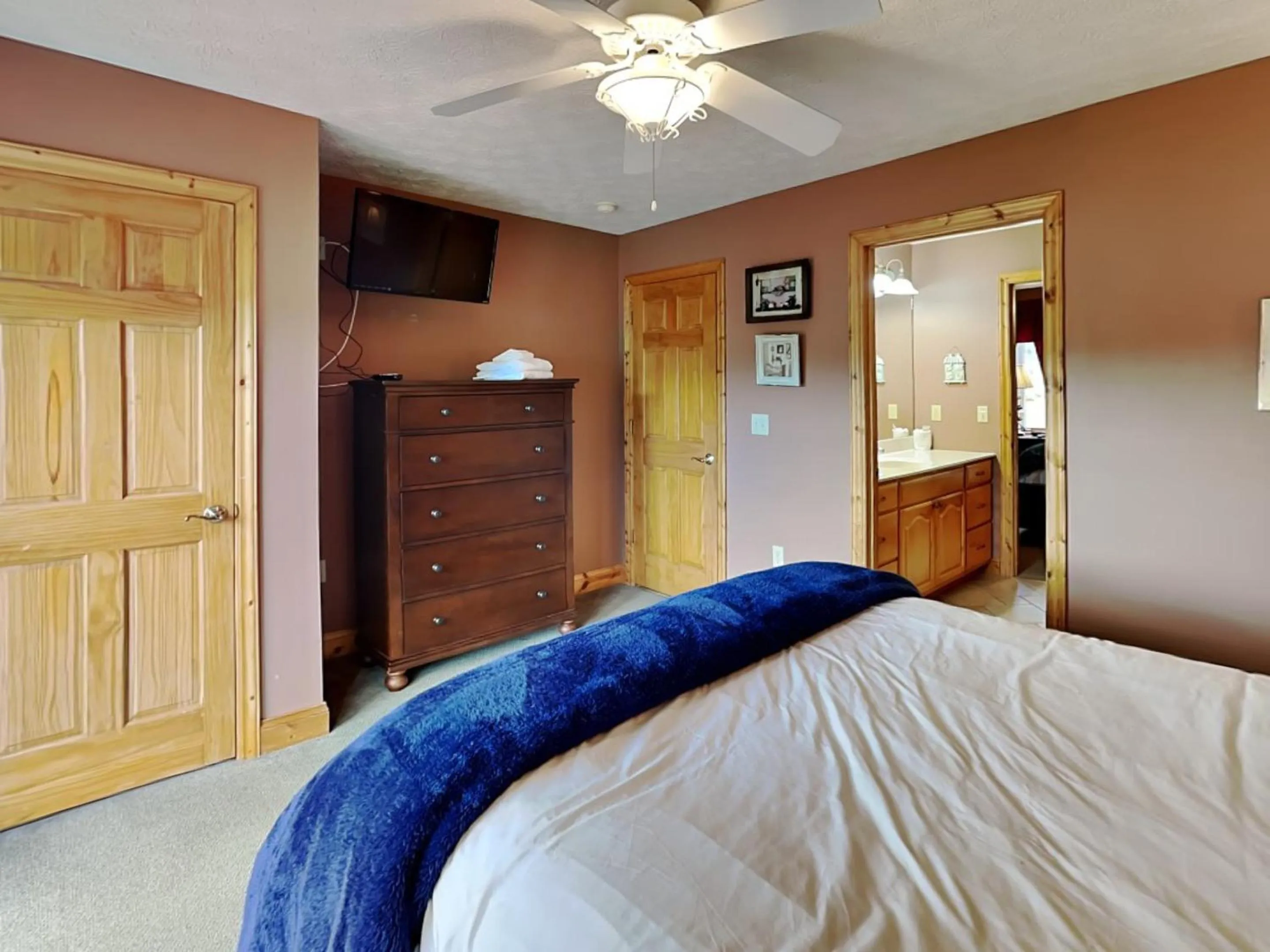 Bed in Celebration at Deep Creek