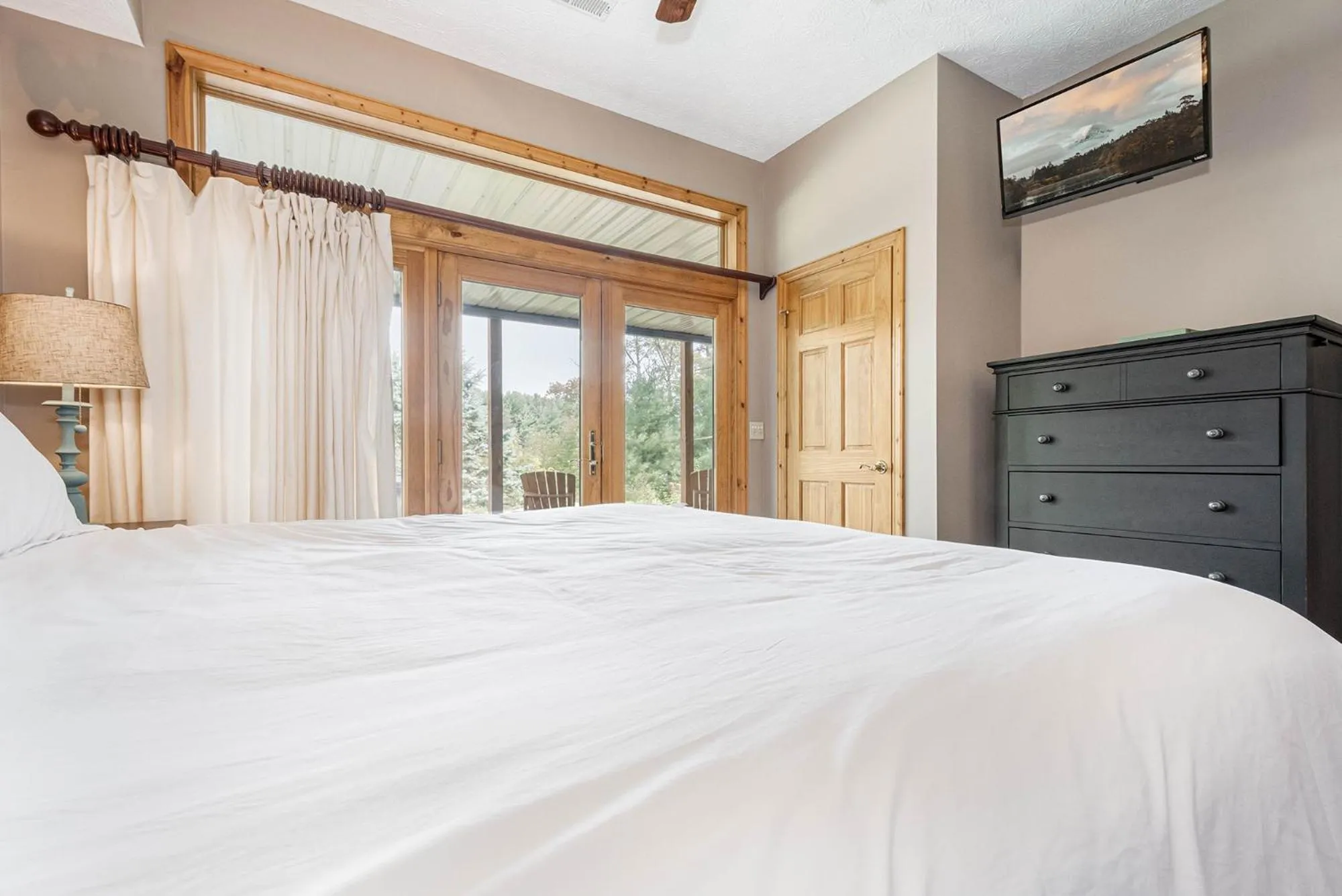 Property building, Bed in Celebration at Deep Creek