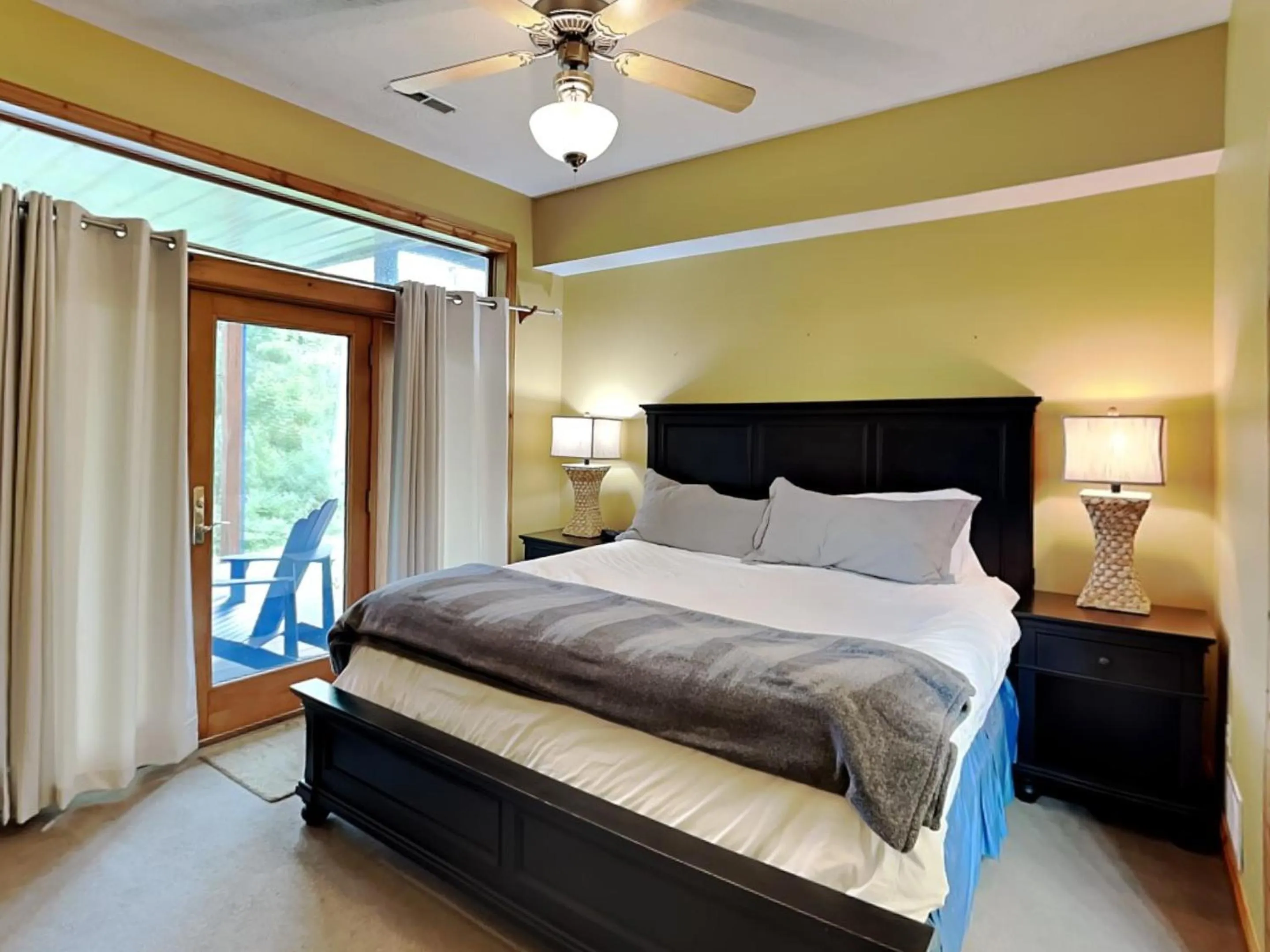 Bed in Celebration at Deep Creek