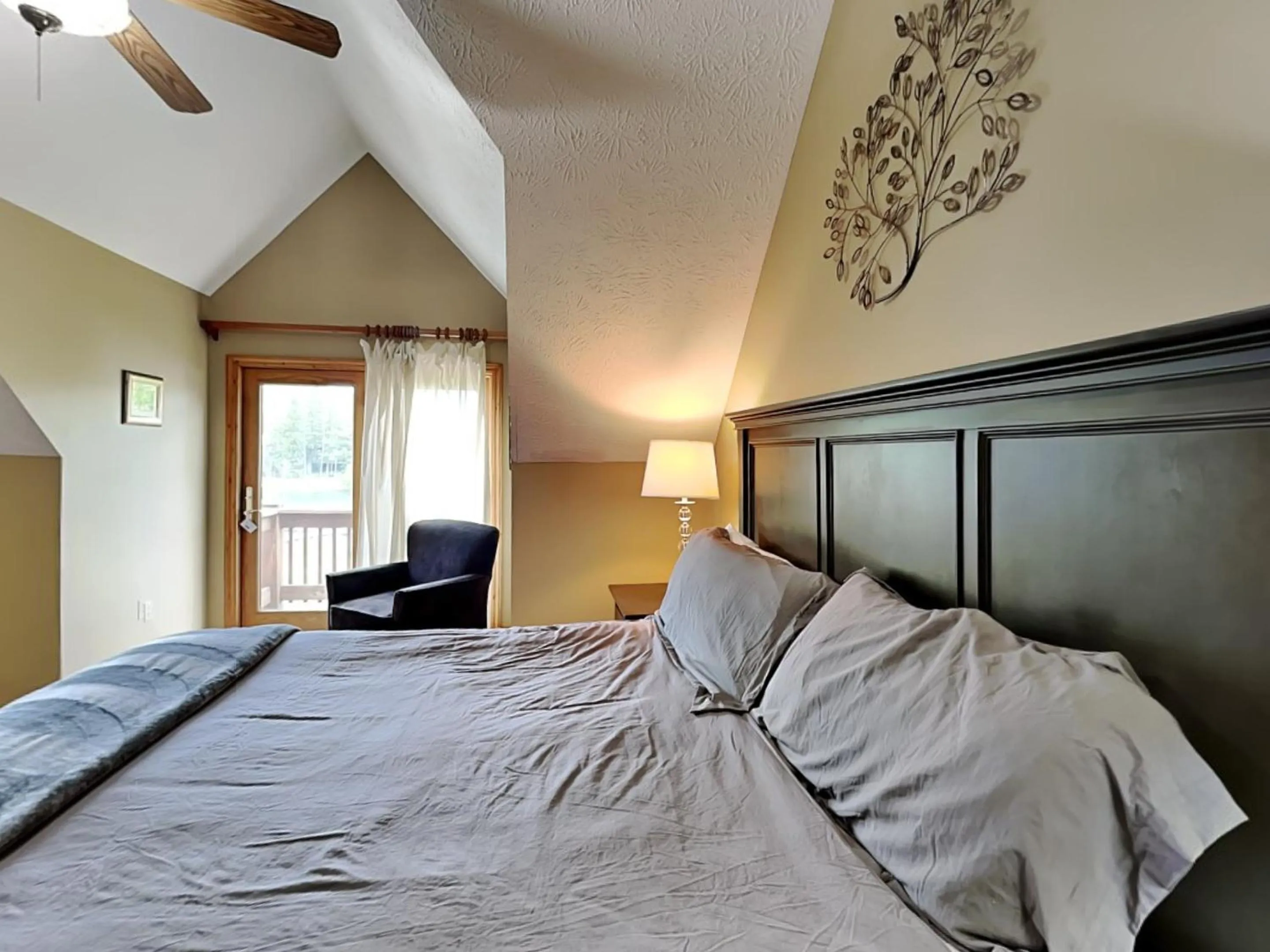 Bed in Celebration at Deep Creek