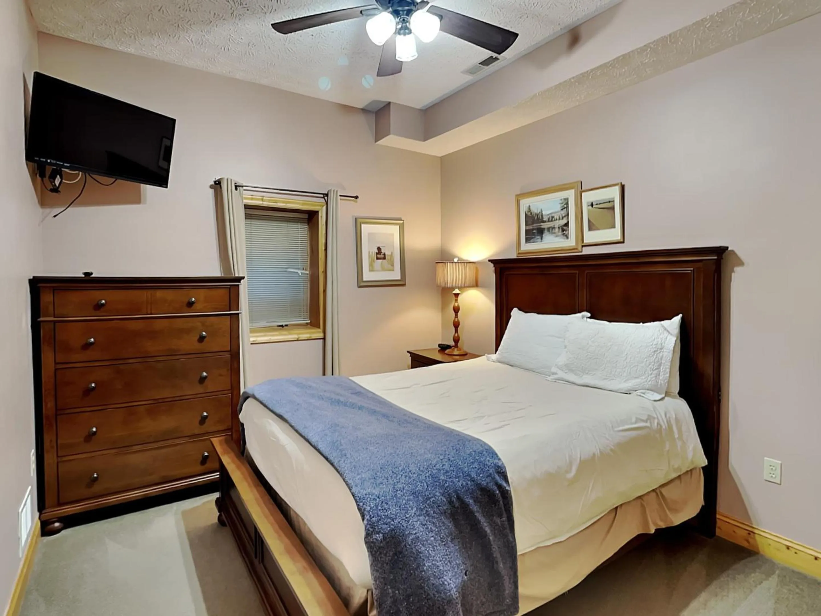 Bed in Celebration at Deep Creek