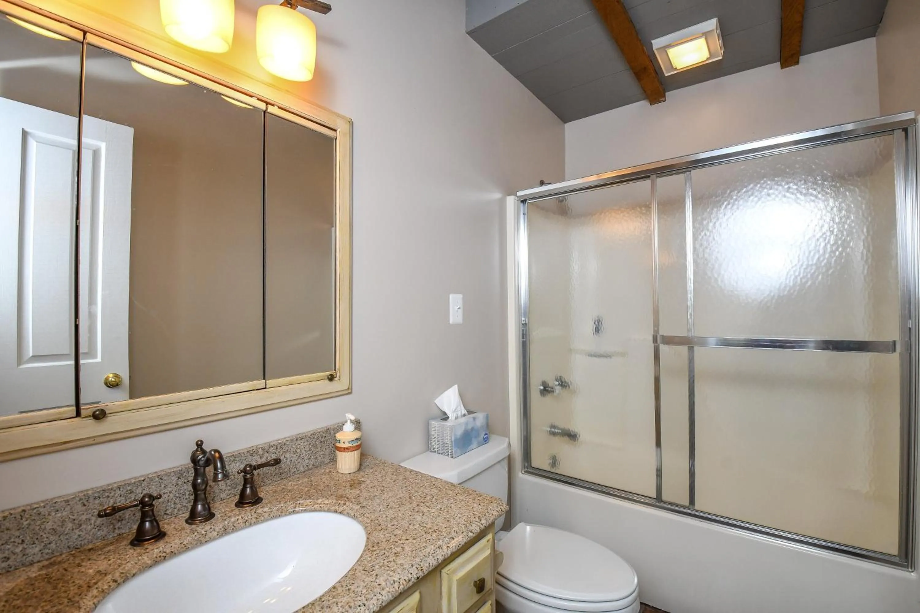 Property building in Bearfoot Lodge