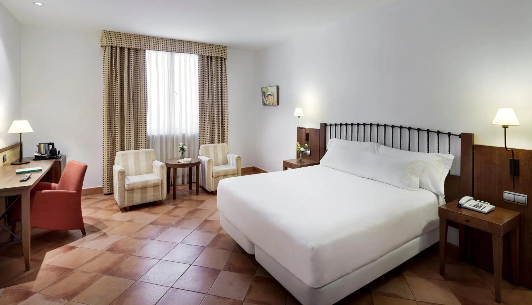 Photo of the whole room, Bed in Sercotel Toledo Renacimiento