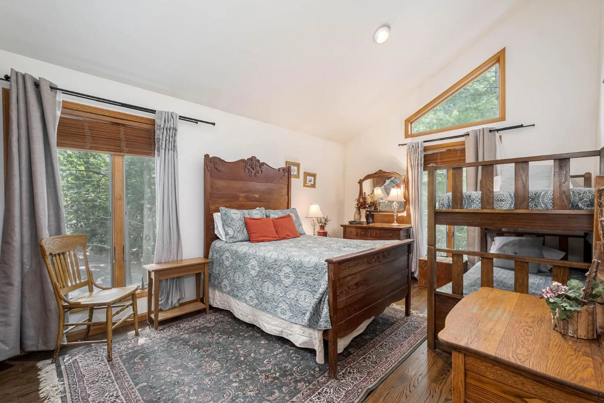 Bed in Lakeside Vista