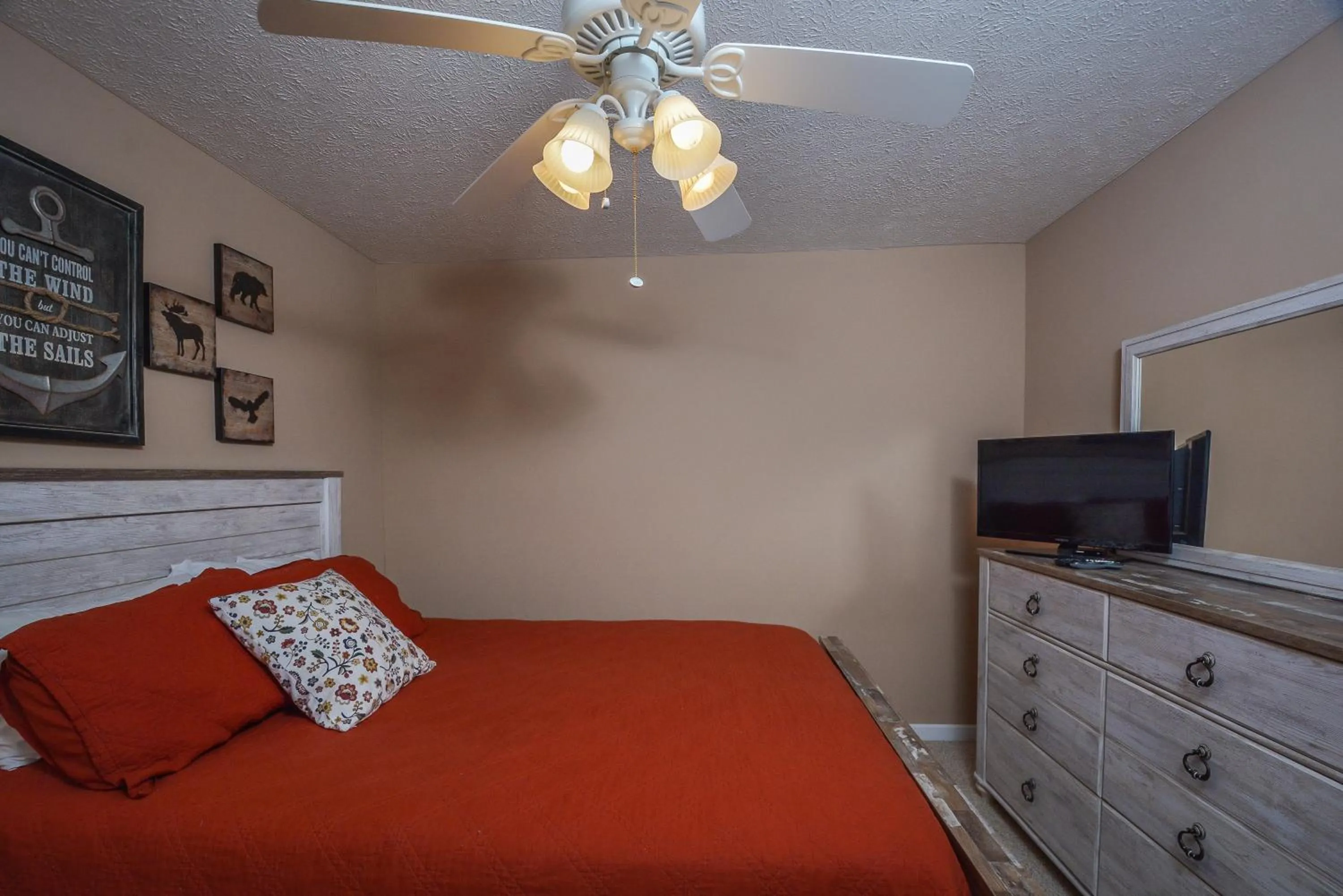 Property building, Bed in Wispering Waters