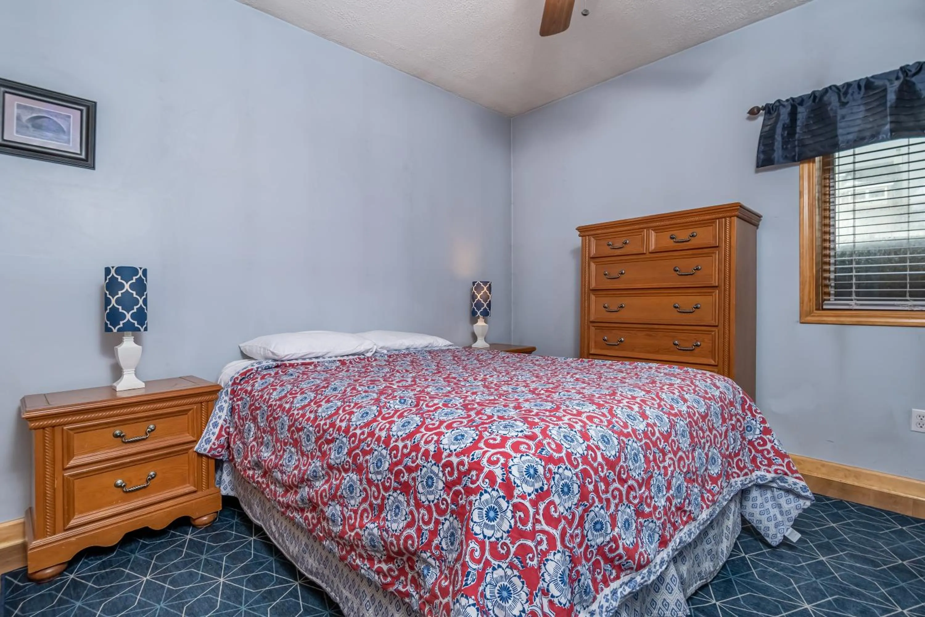 Property building, Bed in Windsor House