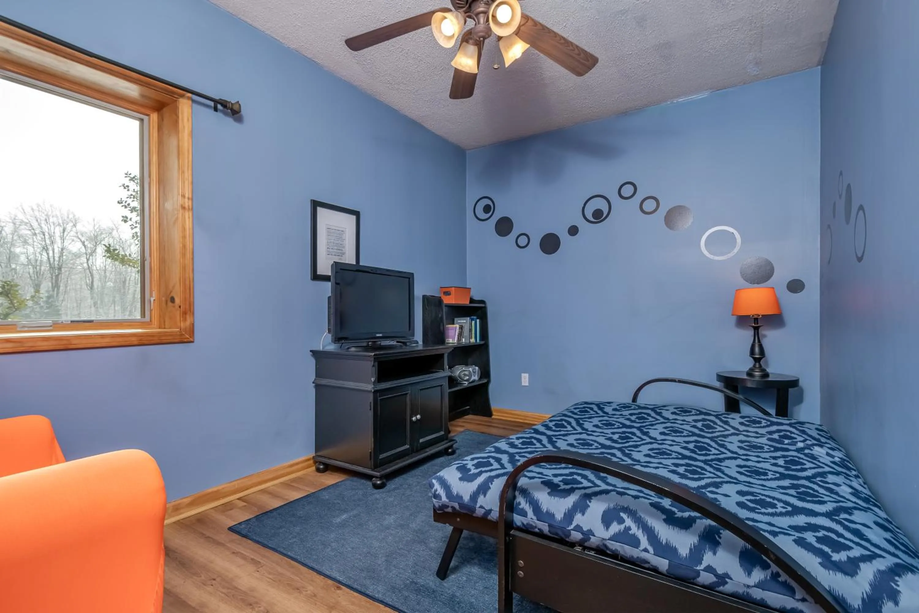 Property building, Bed in Windsor House