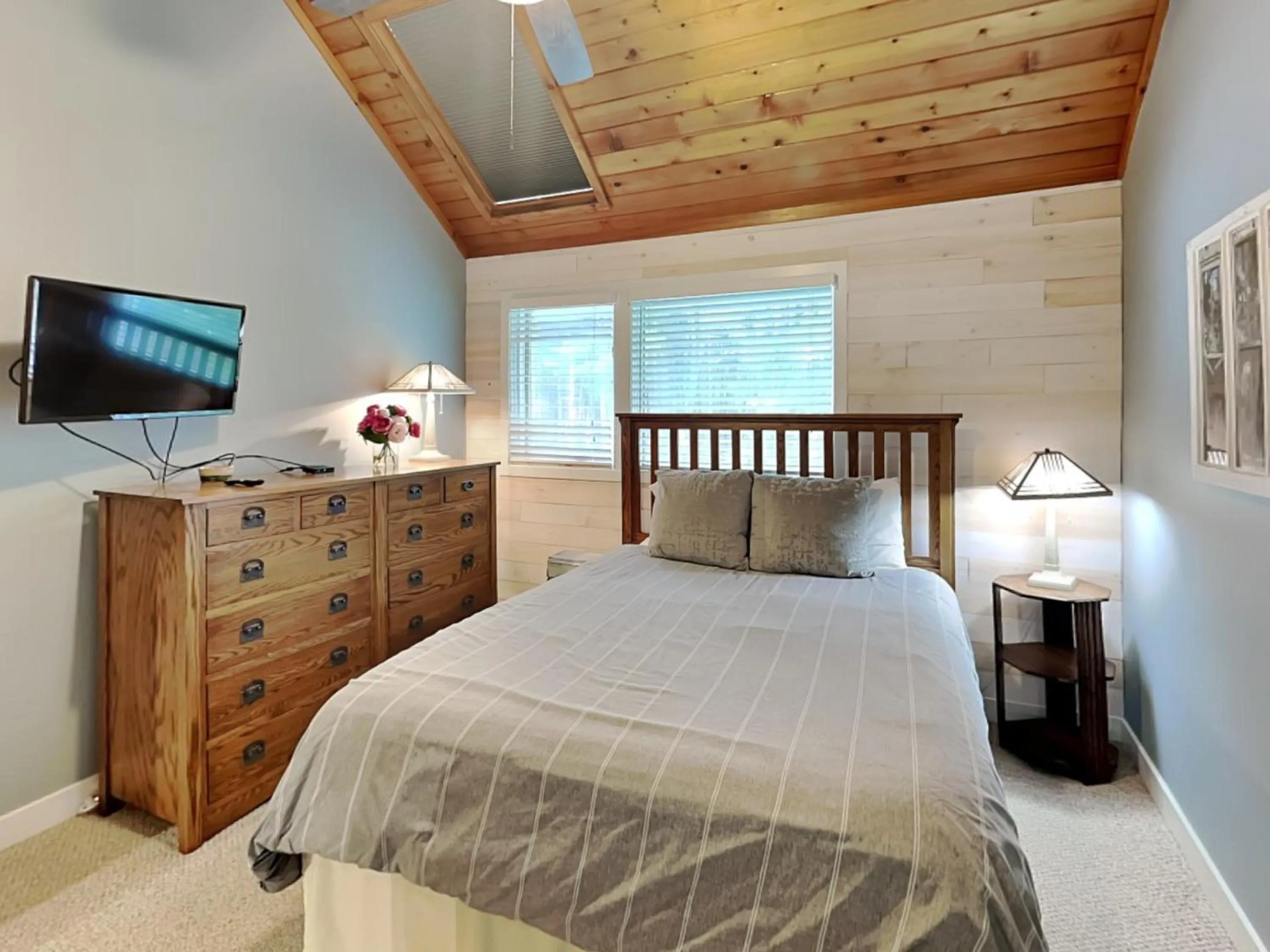 Bed in Arrowhead Village 15