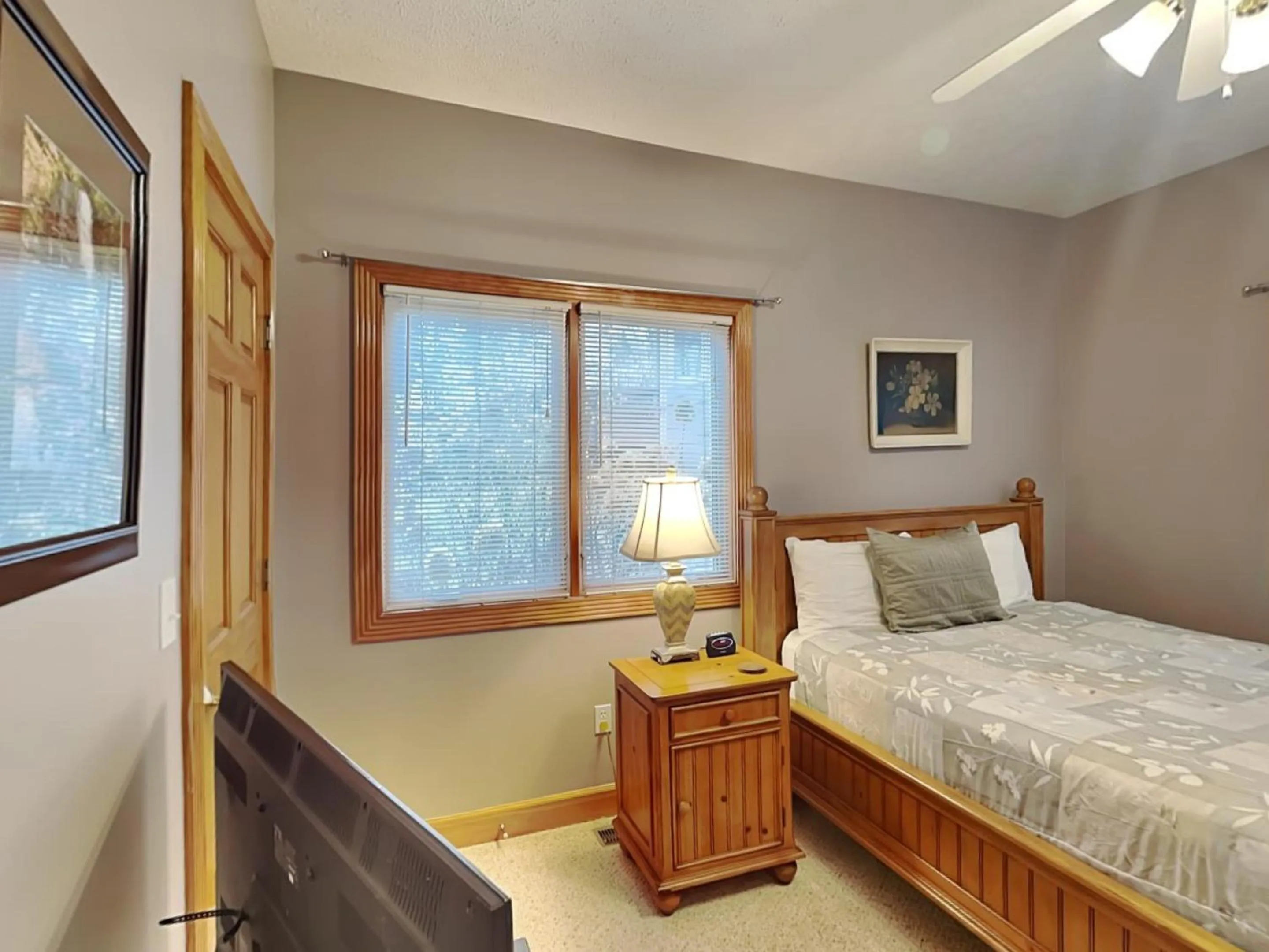 Bed in Marsh Run Cove