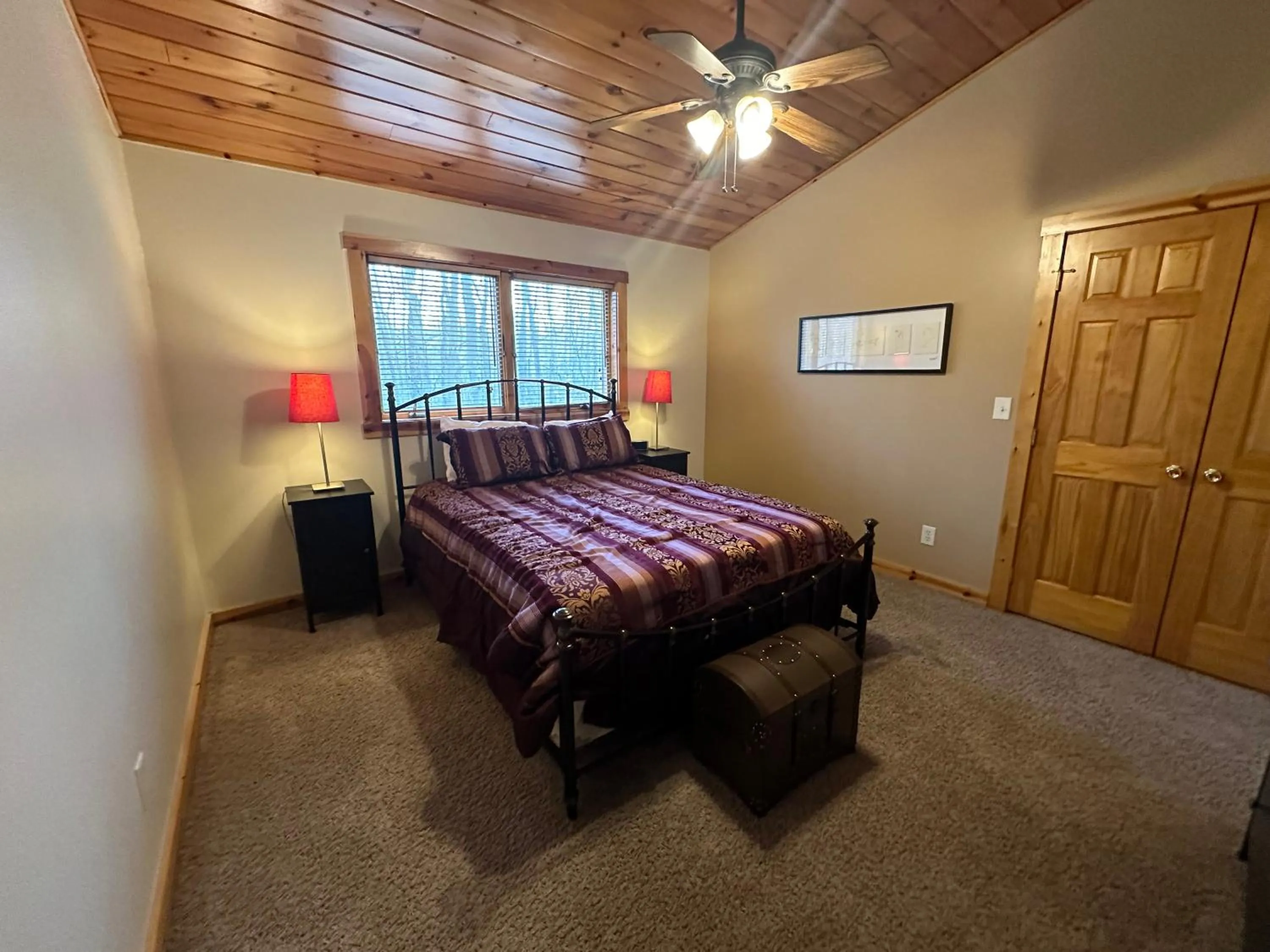 Property building, Bed in Donovans Dacha