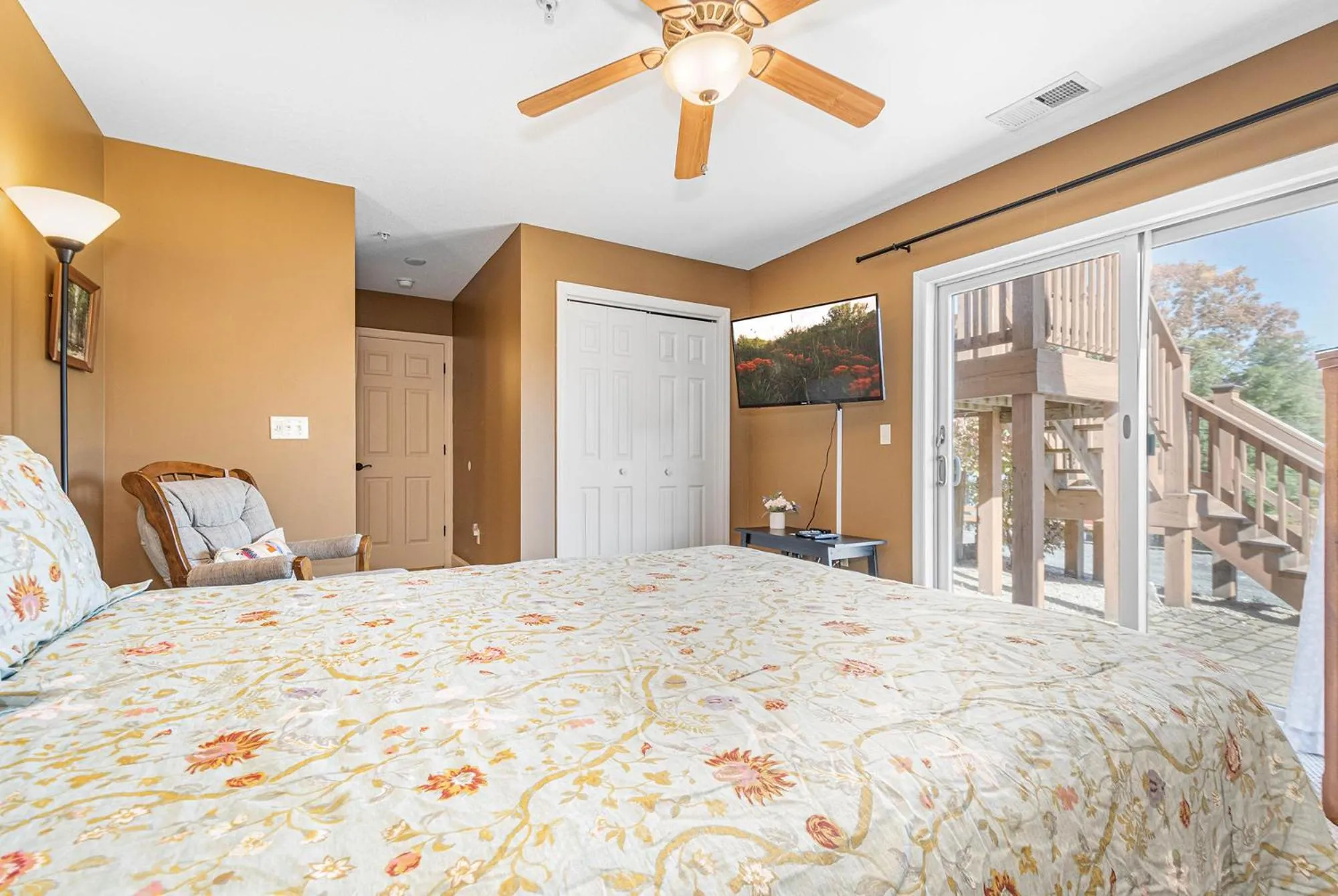 Property building, Bed in Strawberry Fields