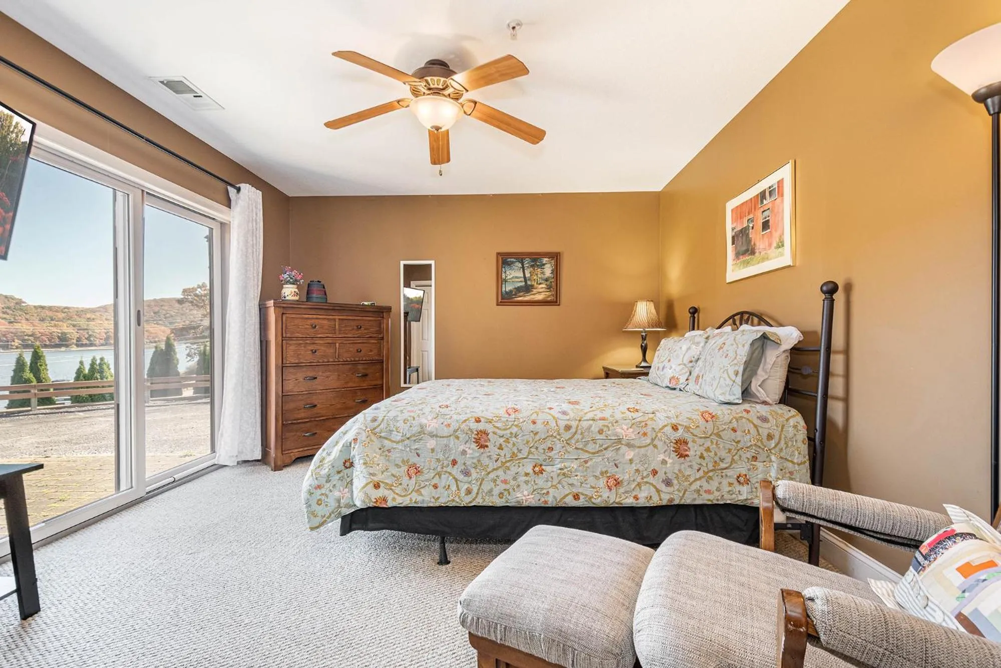 Property building, Bed in Strawberry Fields