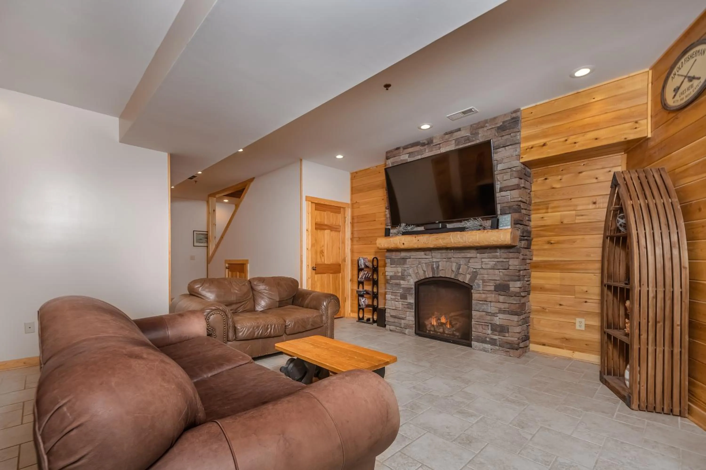 Property building in Cedar Shores Villa 03