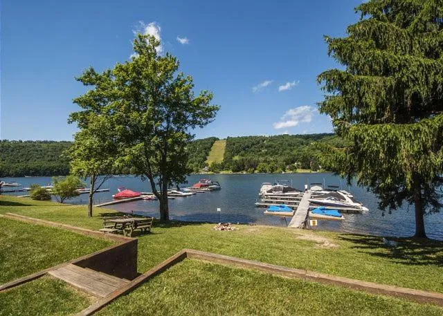 Property building in Cedar Shores Villa 03