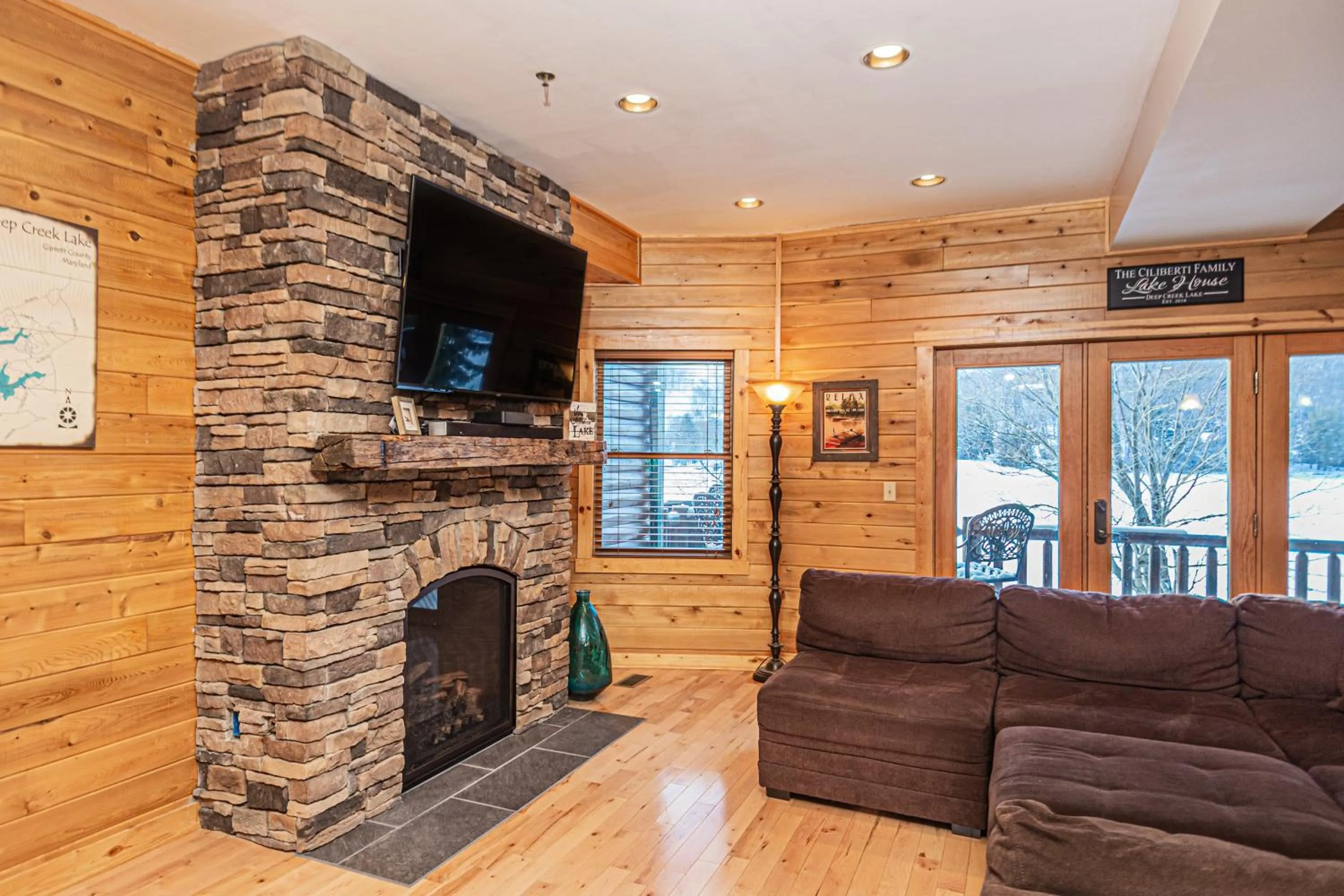 Property building in Cedar Shores Villa 03