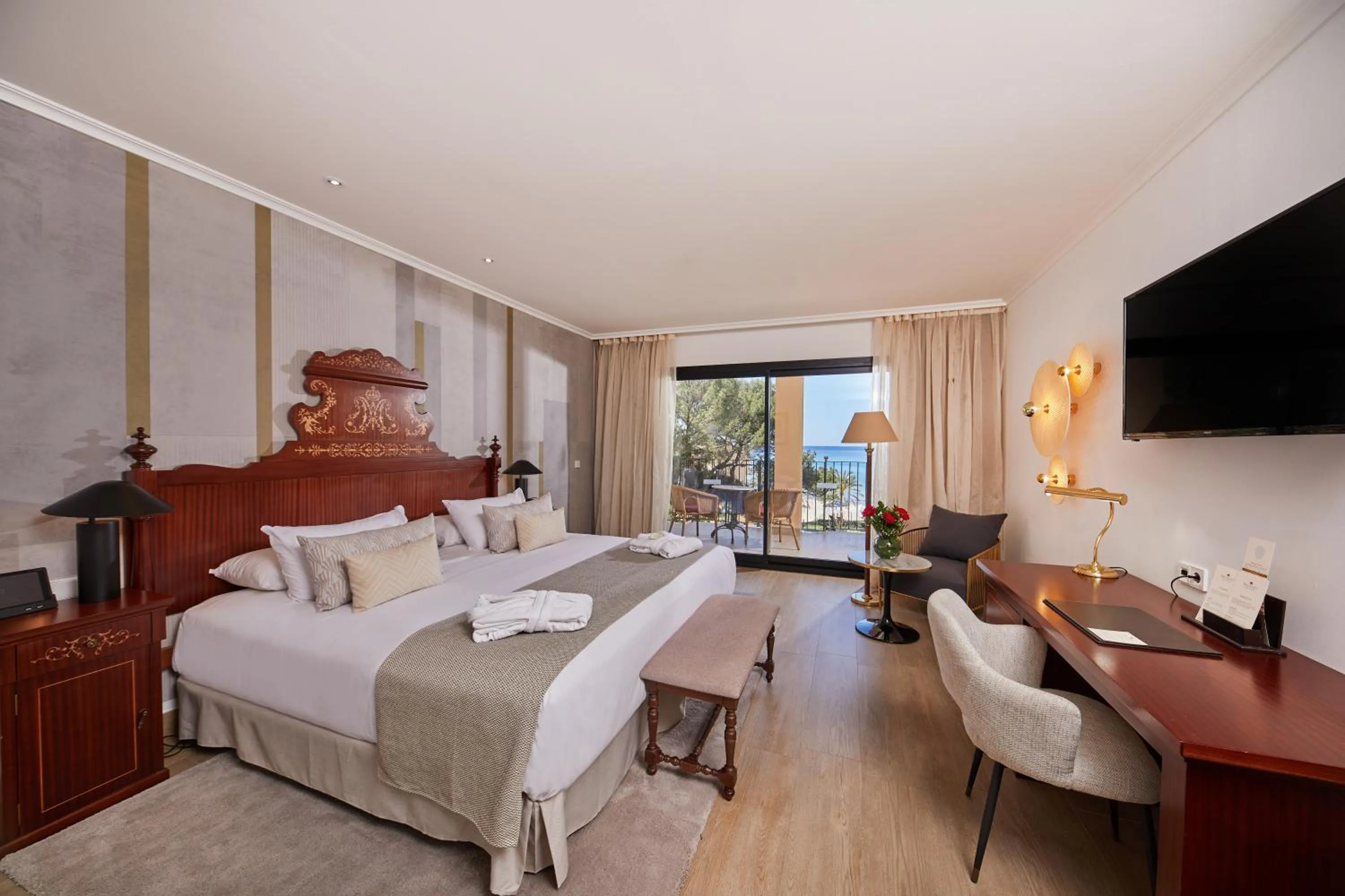 Bed in Secrets Mallorca Villamil Resort & Spa - Adults Only (+18)