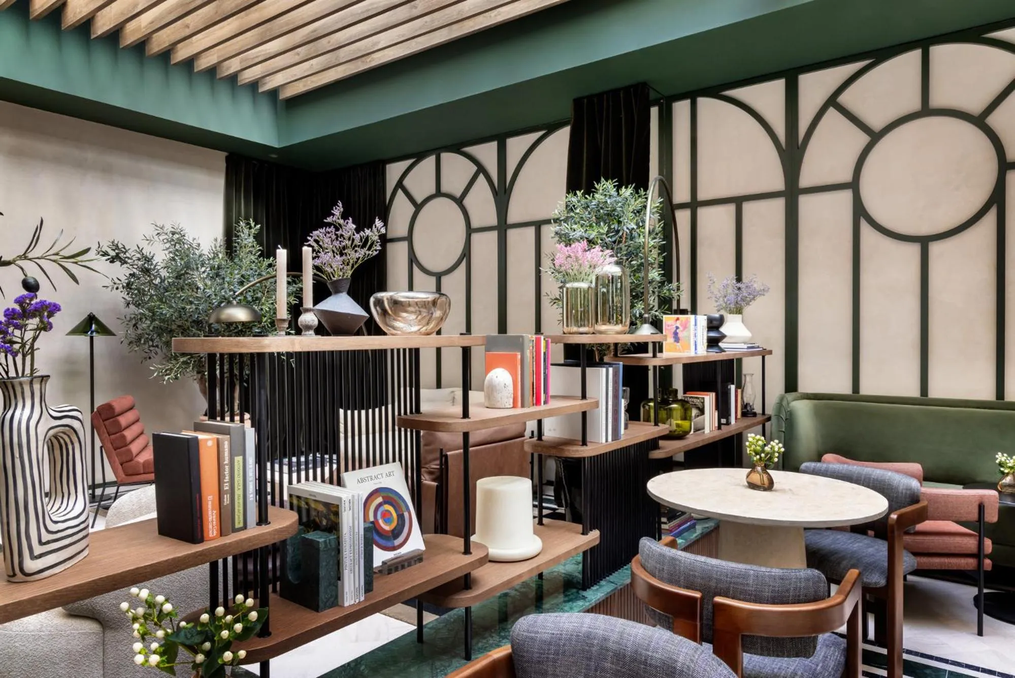 Lobby or reception in TÓTEM Madrid, a Small Luxury Hotel of the World