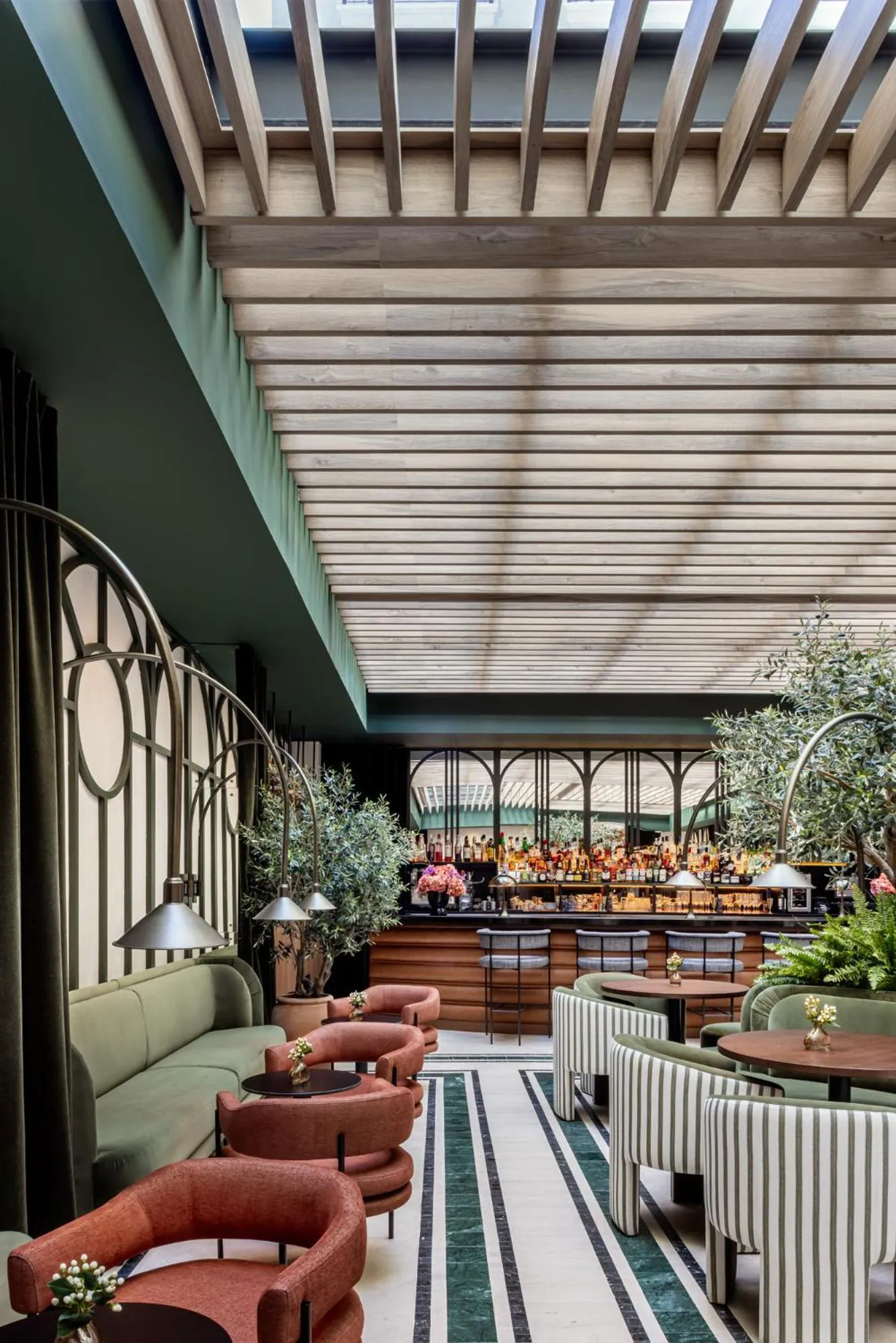 Lounge or bar in TÓTEM Madrid, a Small Luxury Hotel of the World