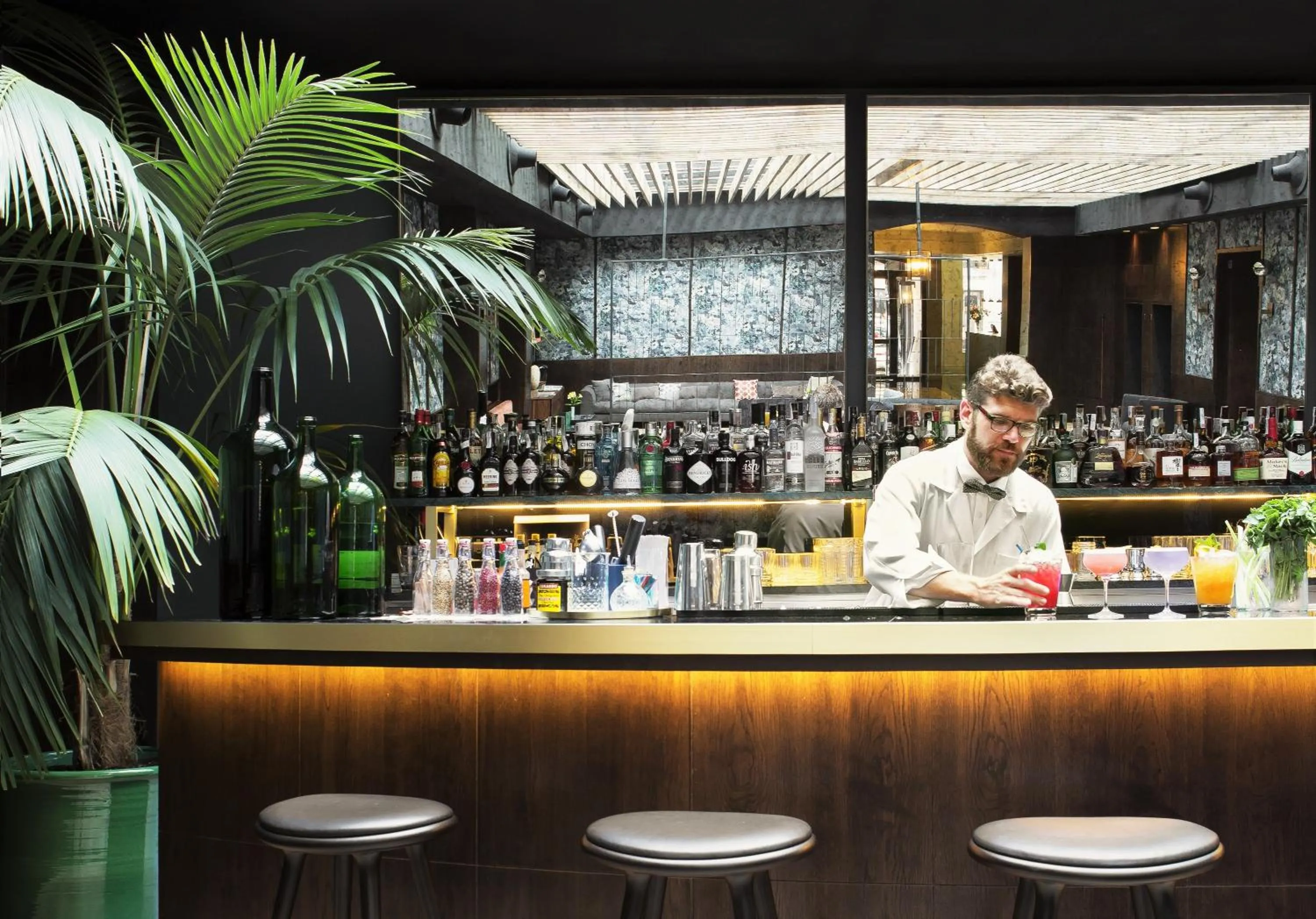 Lounge or bar in TÓTEM Madrid, a Small Luxury Hotel of the World