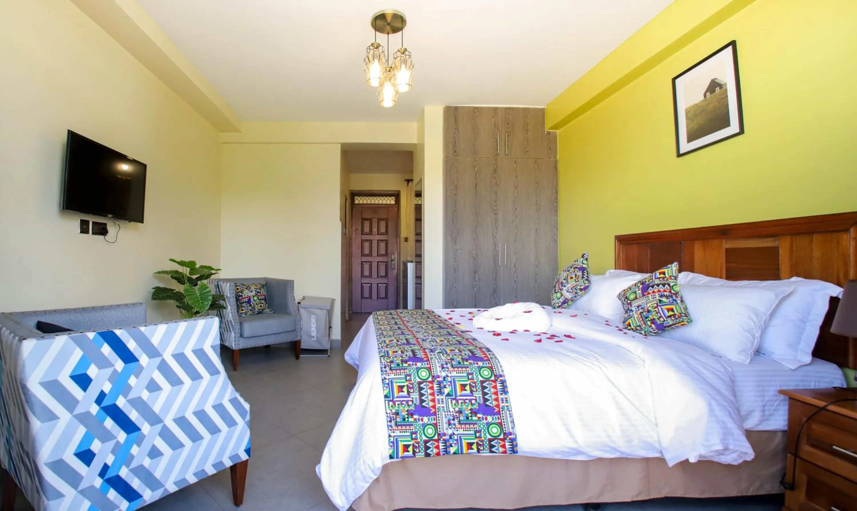 TV and multimedia, Bed in Lantern Serviced Apartments