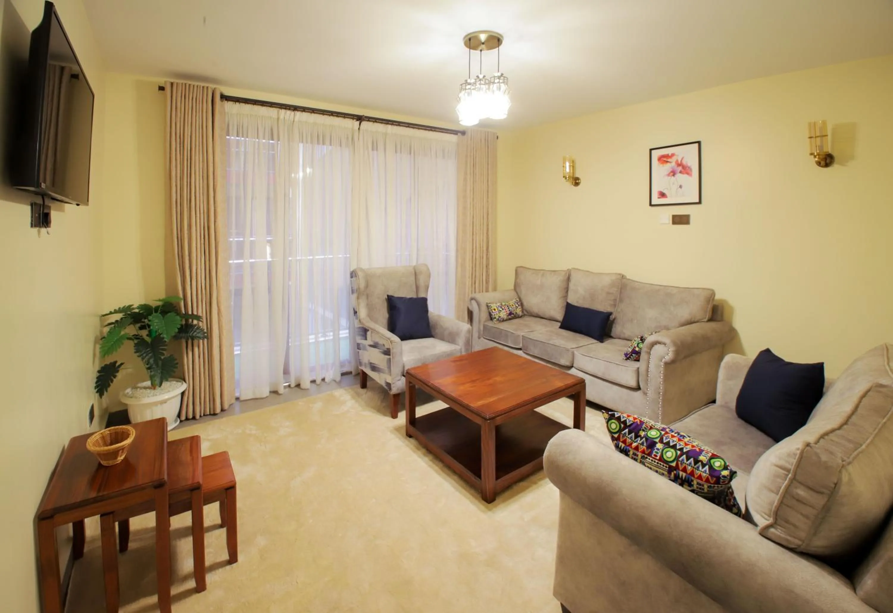 TV and multimedia in Lantern Serviced Apartments