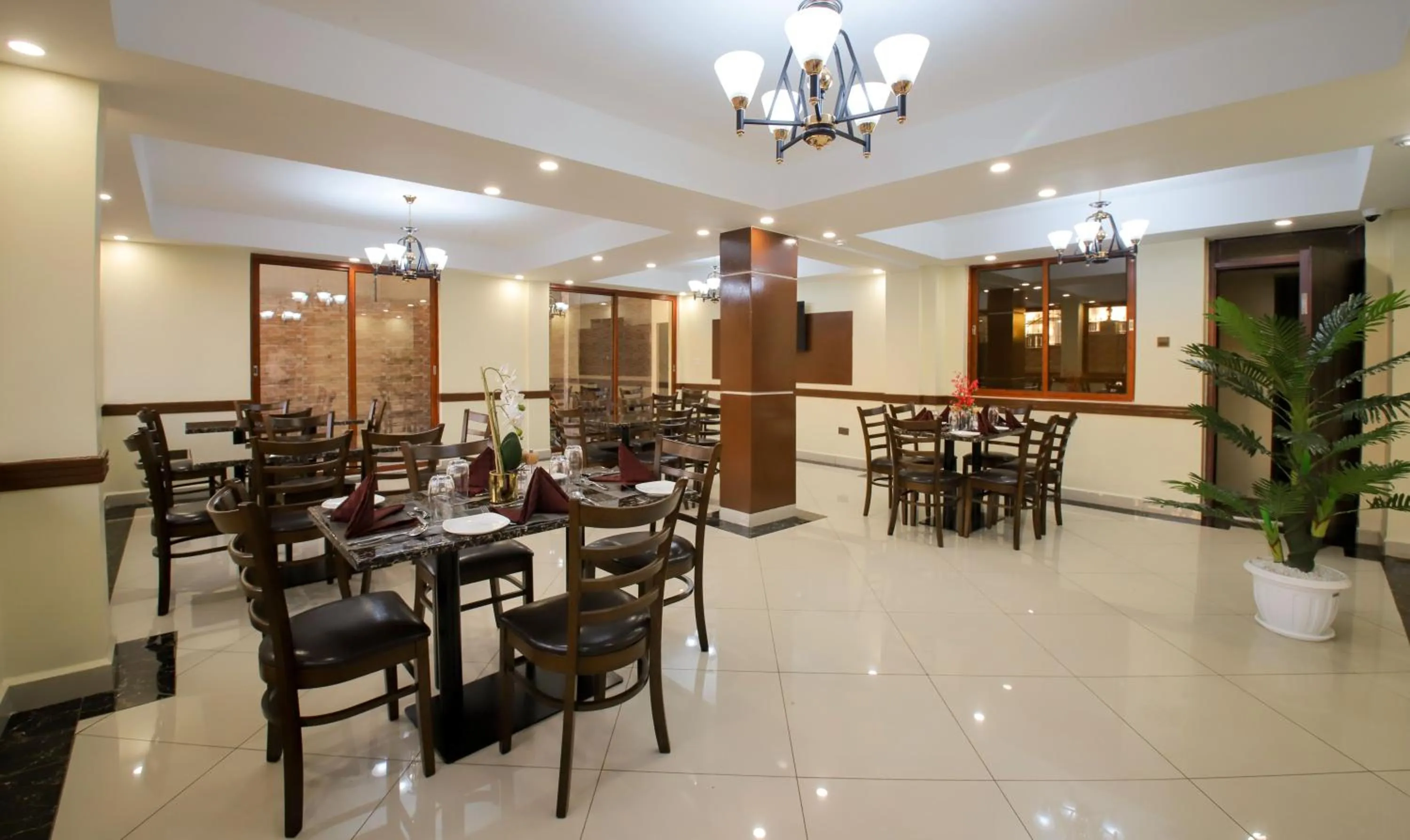 Restaurant/places to eat in Lantern Serviced Apartments