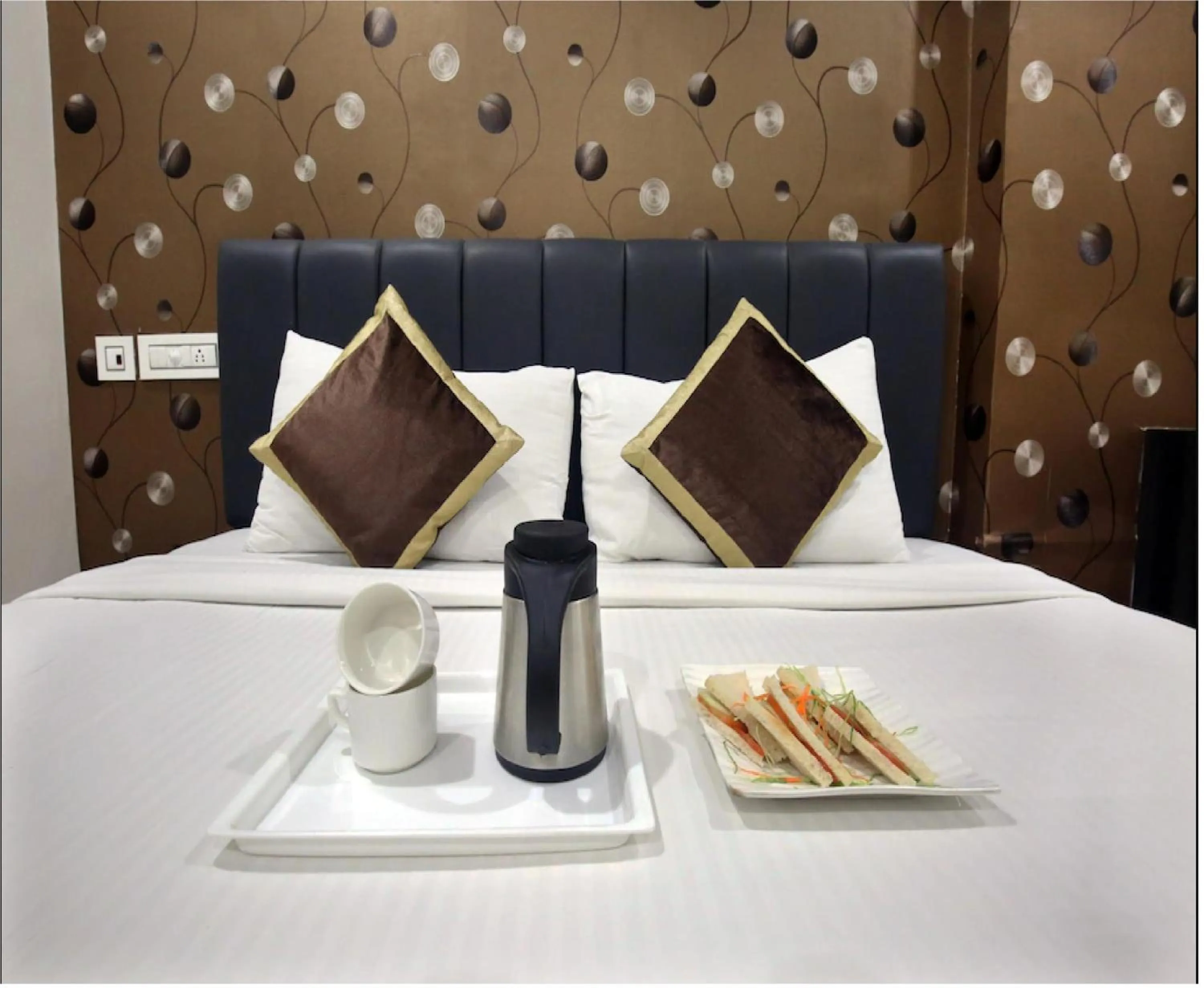 Bed in Hotel Cross Road By WB Inn