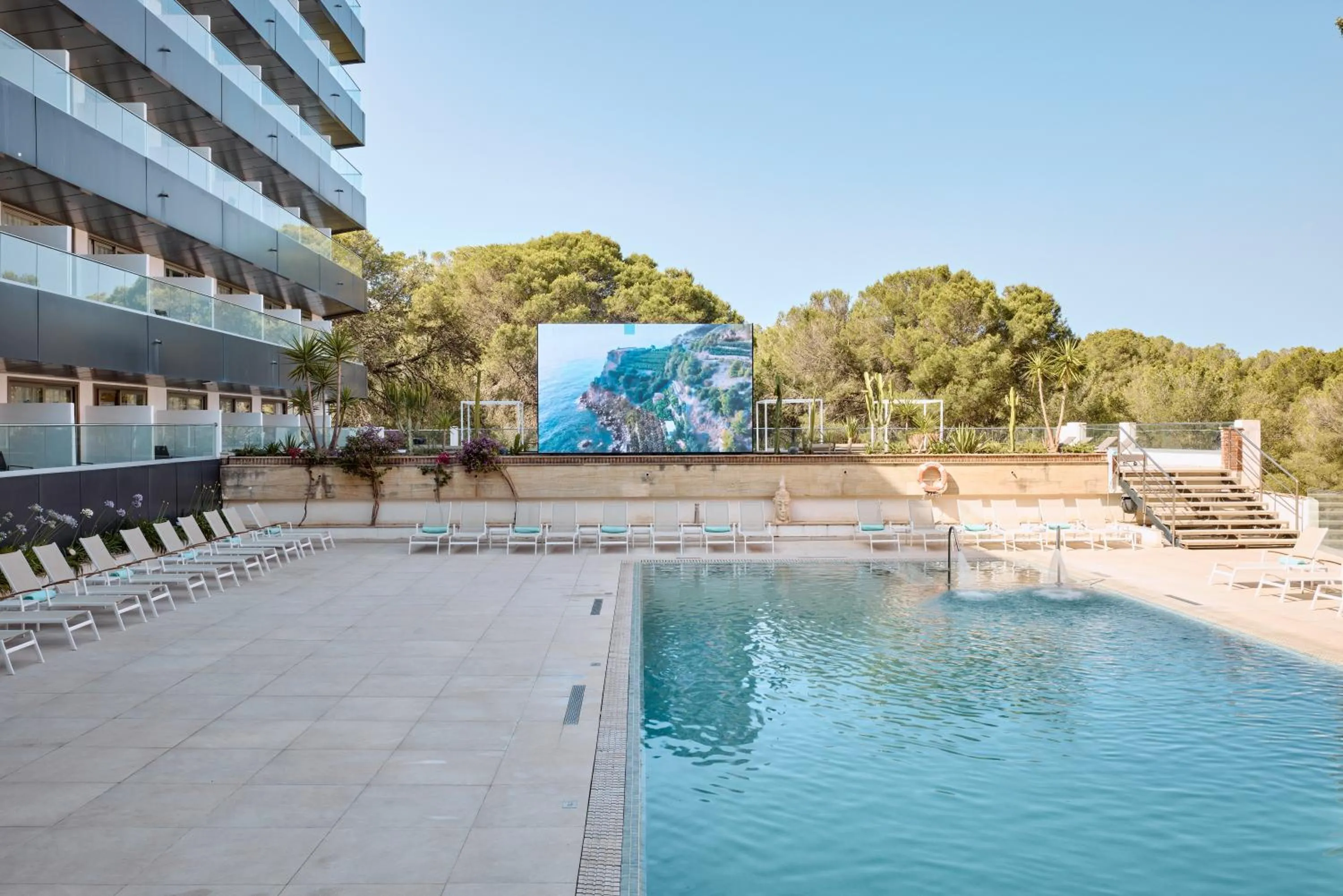 Property building in Hotel Ipanema Beach