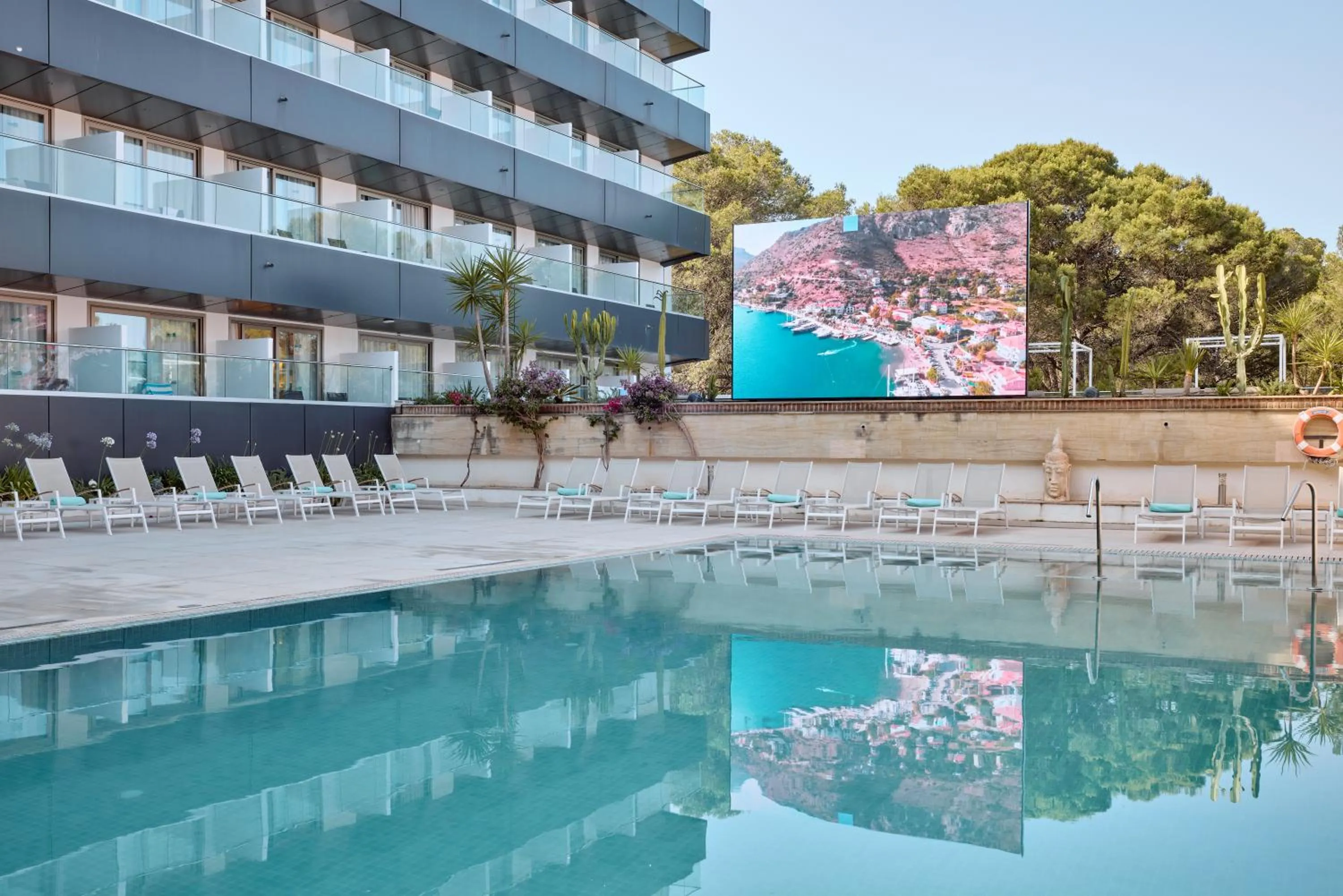 Property building in Hotel Ipanema Beach
