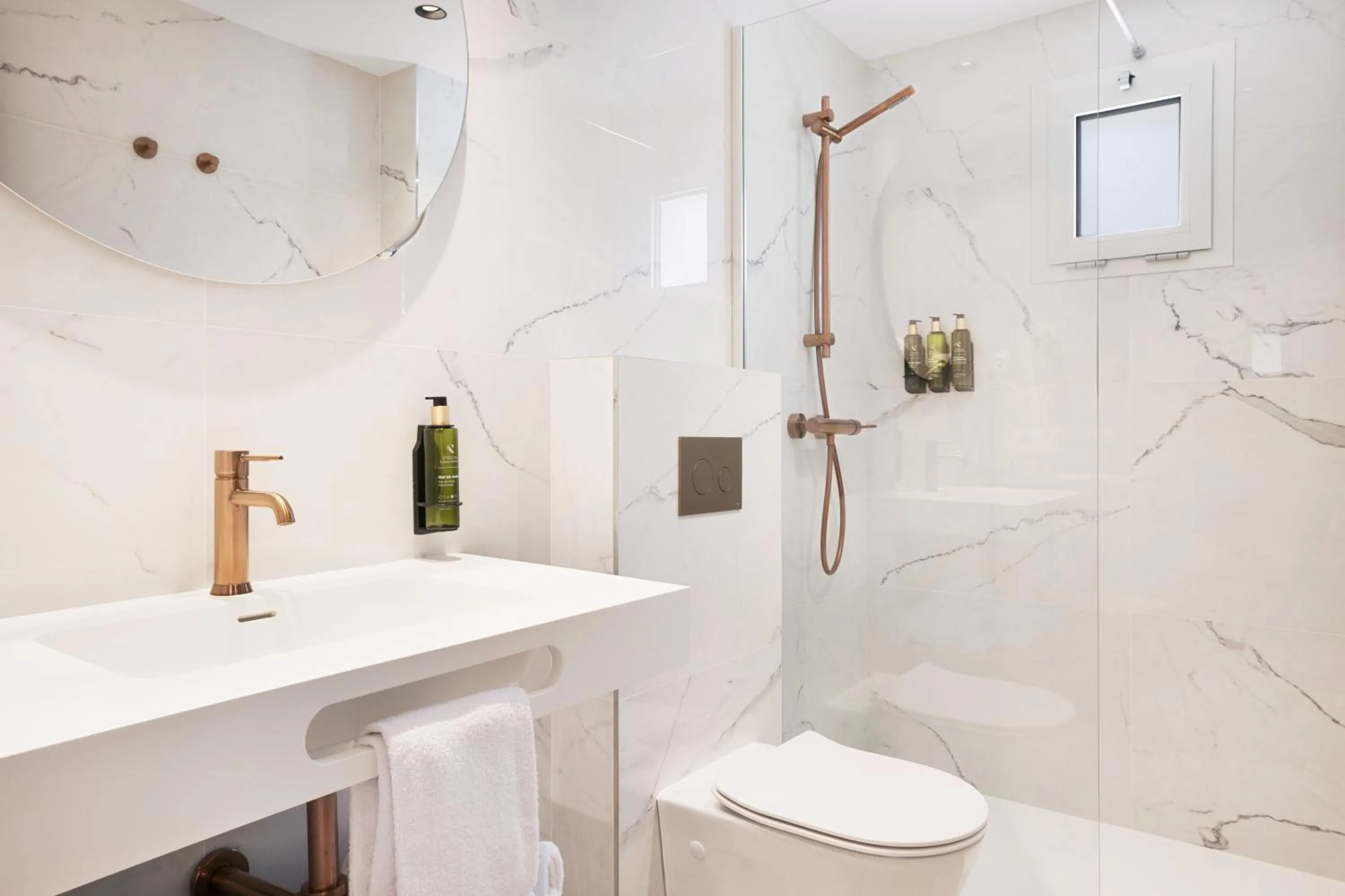 Shower in Hotel Ipanema Beach