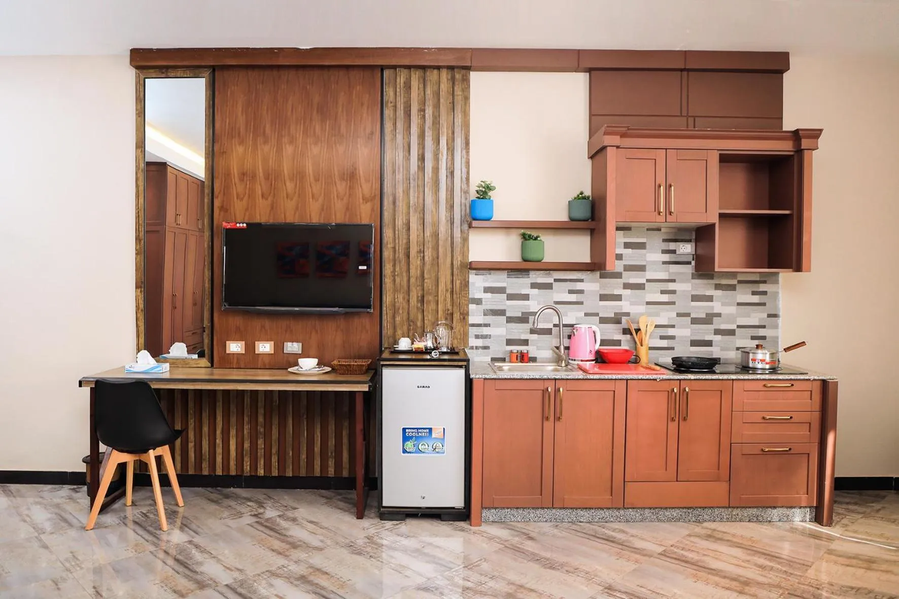 Kitchen or kitchenette in South Gate Hotel Apartment