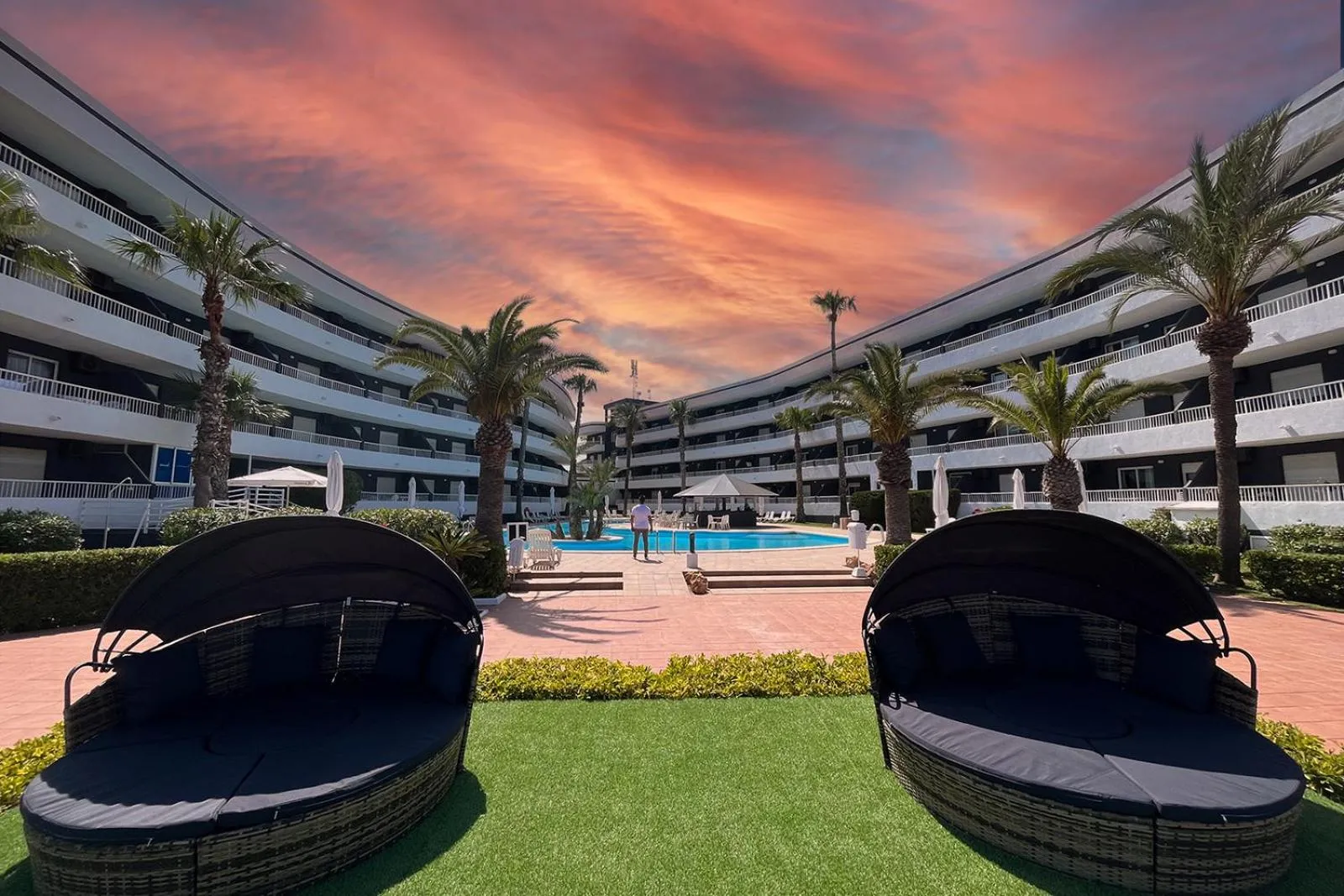 Property building in Palmera Beach