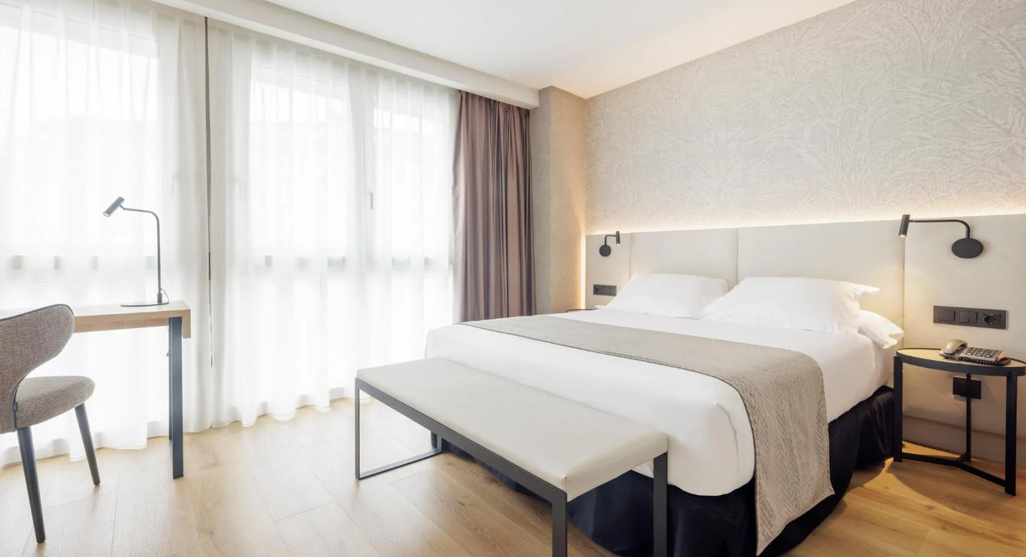 Bedroom, Bed in Hotel Ilunion San Sebastián